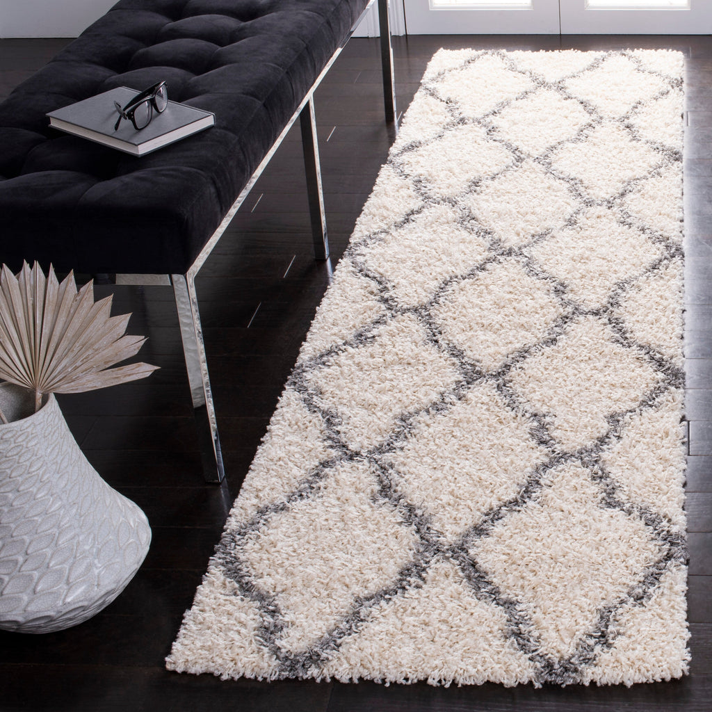 SAFAVIEH Dallas Shag Darina Trellis 1.5-inch Thick Rug