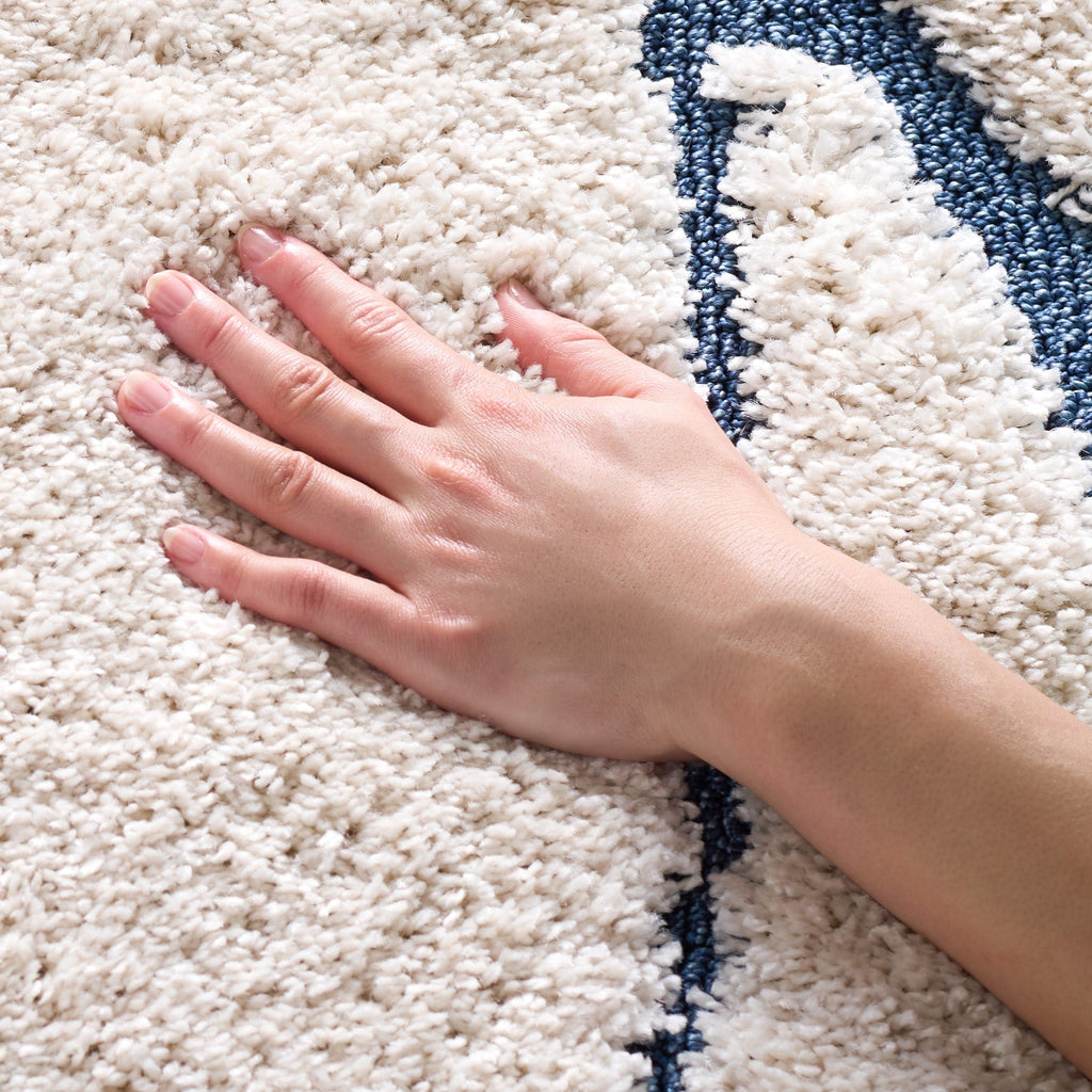 SAFAVIEH Florida Shag Staka Abstract Waves 1.2-inch Area Rug