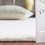 SAFAVIEH Handmade Abstract Asja Modern Wool Rug