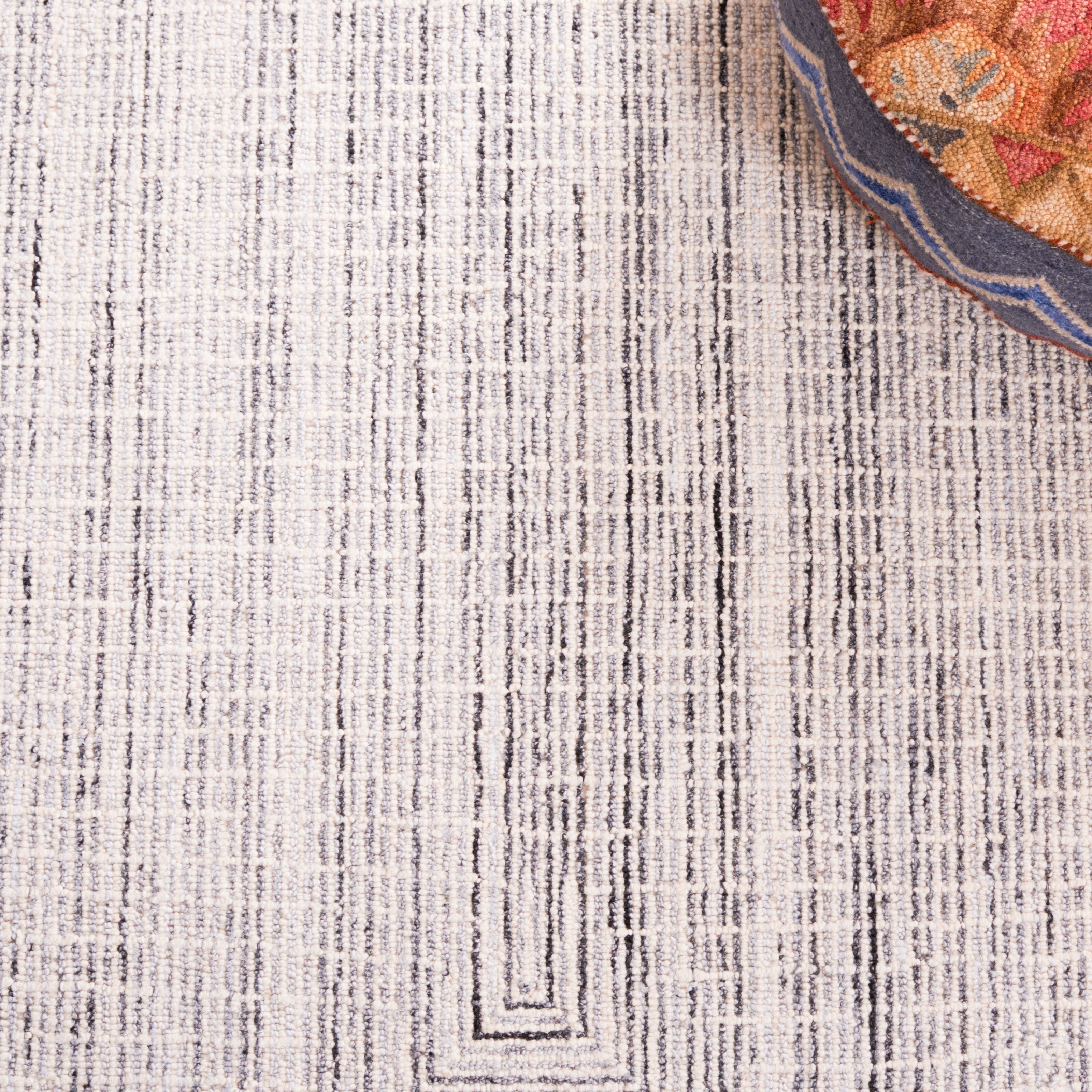 SAFAVIEH Handmade Abstract Maggy Modern Wool Rug