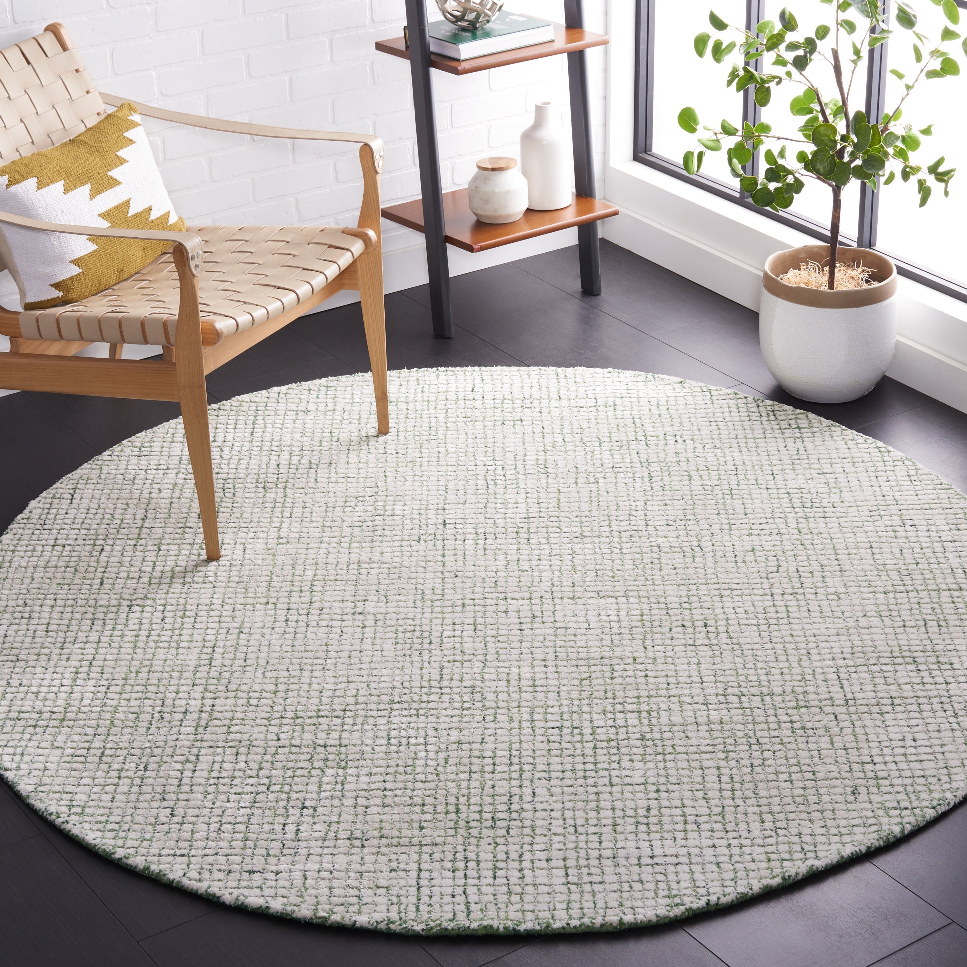 SAFAVIEH Handmade Abstract Marikka Modern Viscose Rug