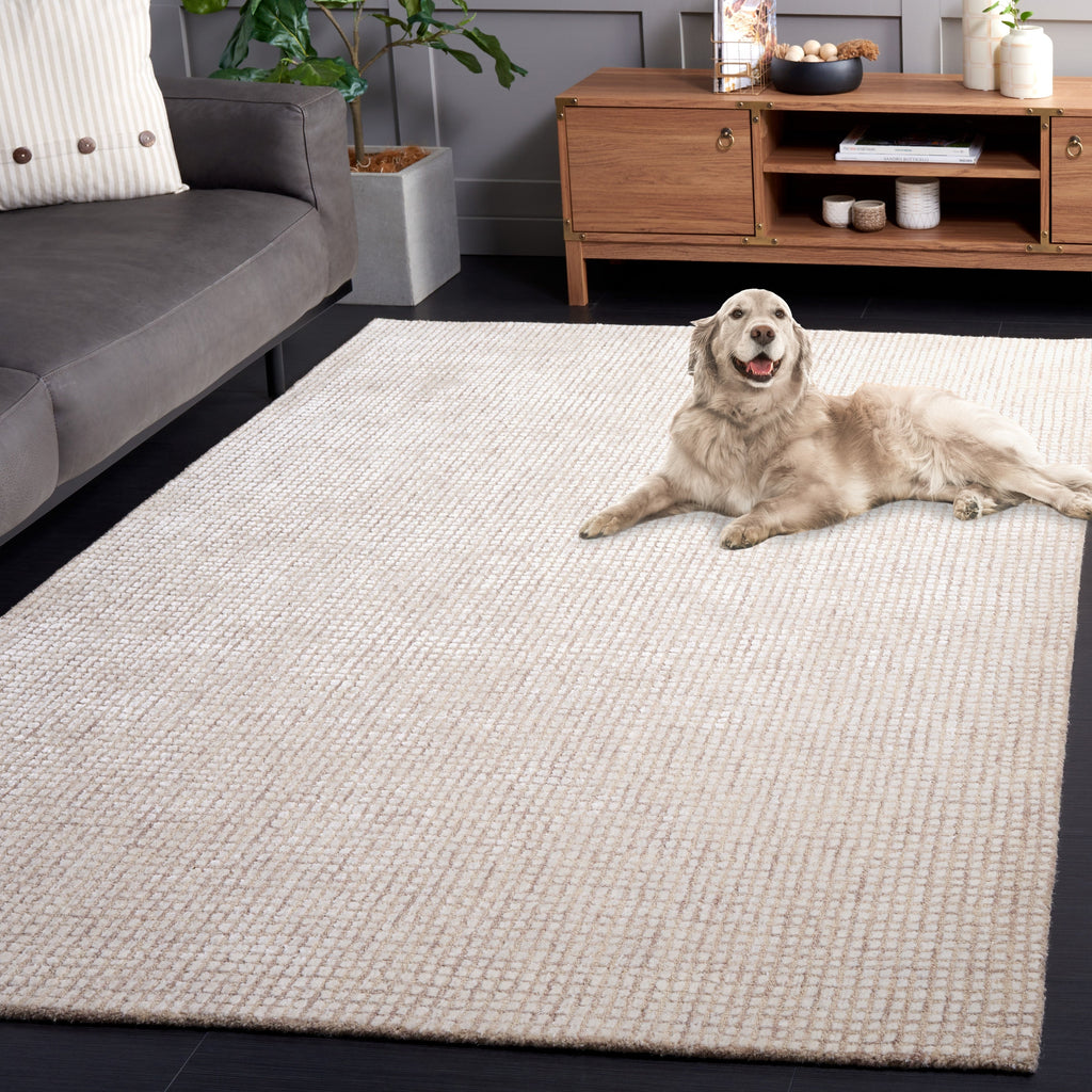 SAFAVIEH Handmade Abstract Marikka Modern Viscose Rug