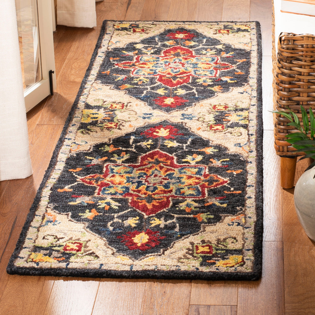 SAFAVIEH Handmade Aspen Rosmarie Boho Tribal Wool Rug