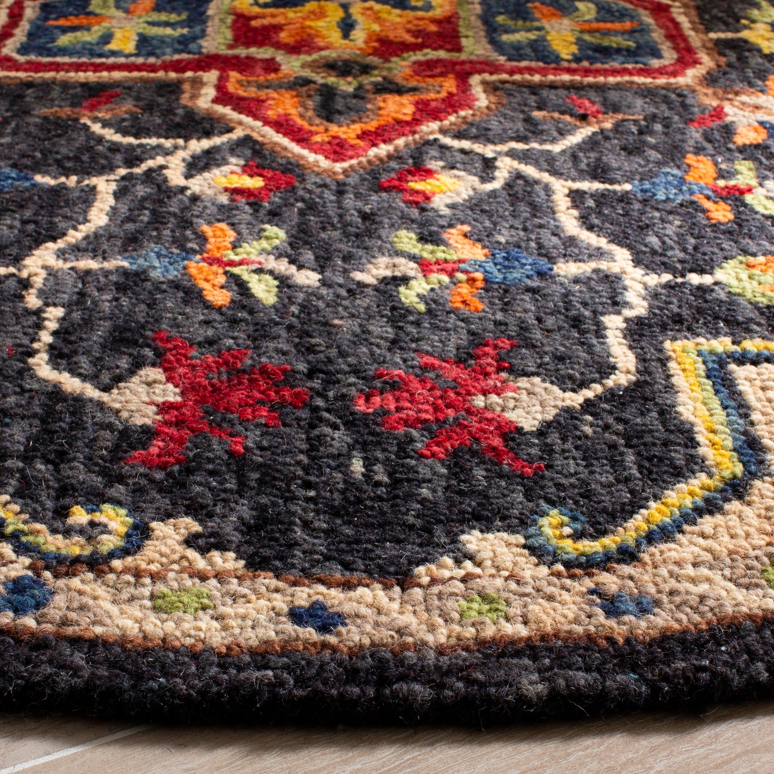 SAFAVIEH Handmade Aspen Rosmarie Boho Tribal Wool Rug