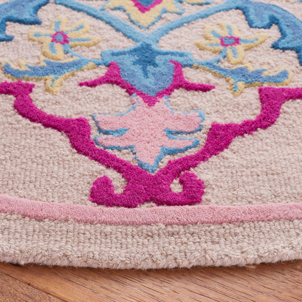 SAFAVIEH Handmade Bellagio Cailin Medallion Wool Rug