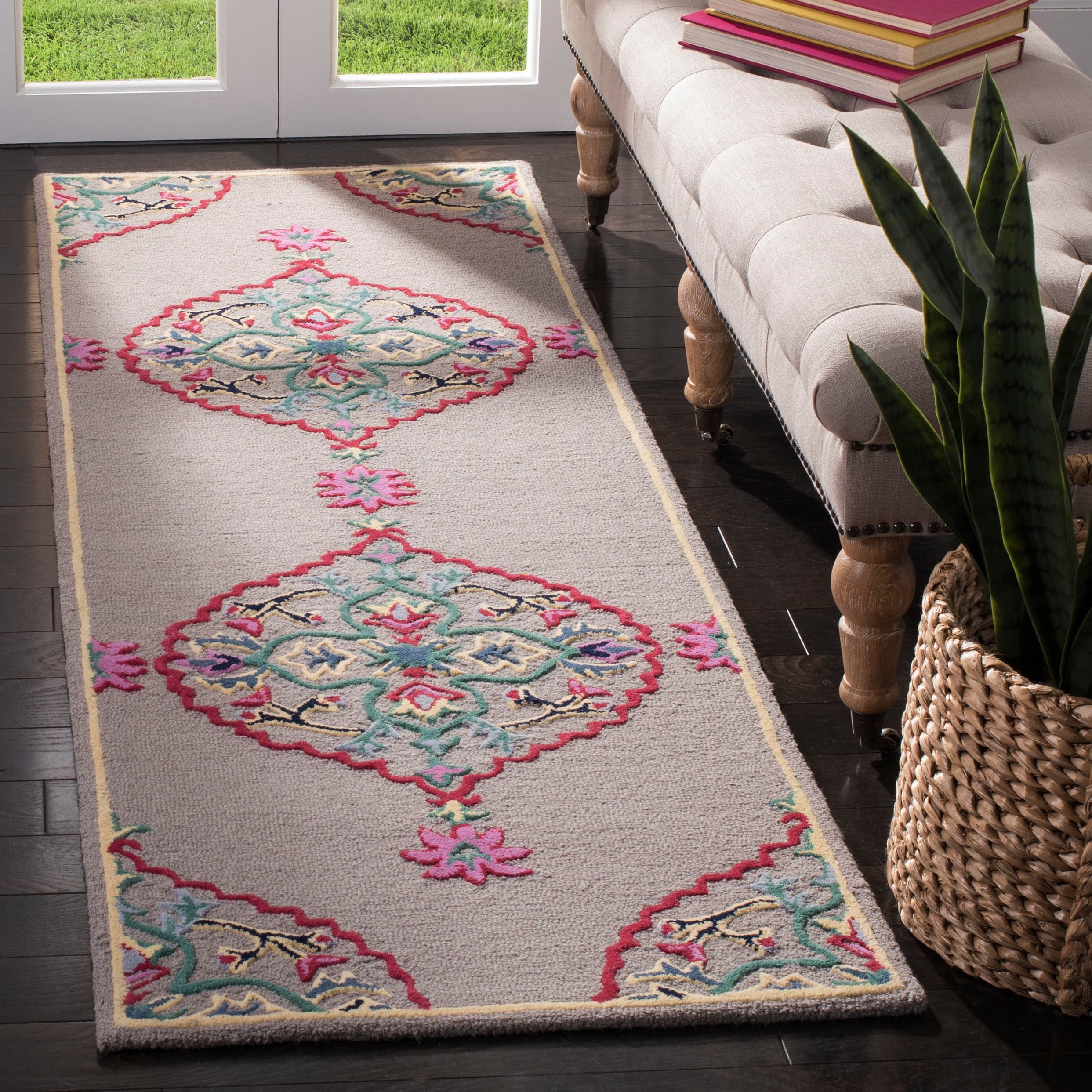 SAFAVIEH Handmade Bellagio Cailin Medallion Wool Rug