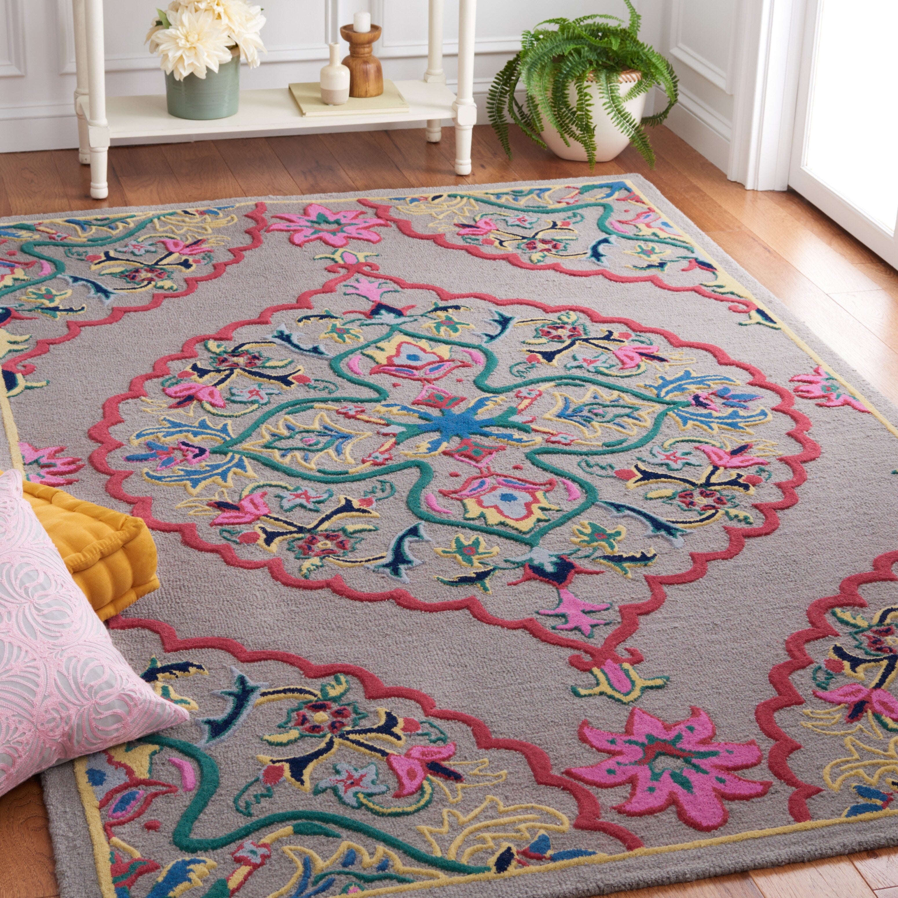 SAFAVIEH Handmade Bellagio Cailin Medallion Wool Rug