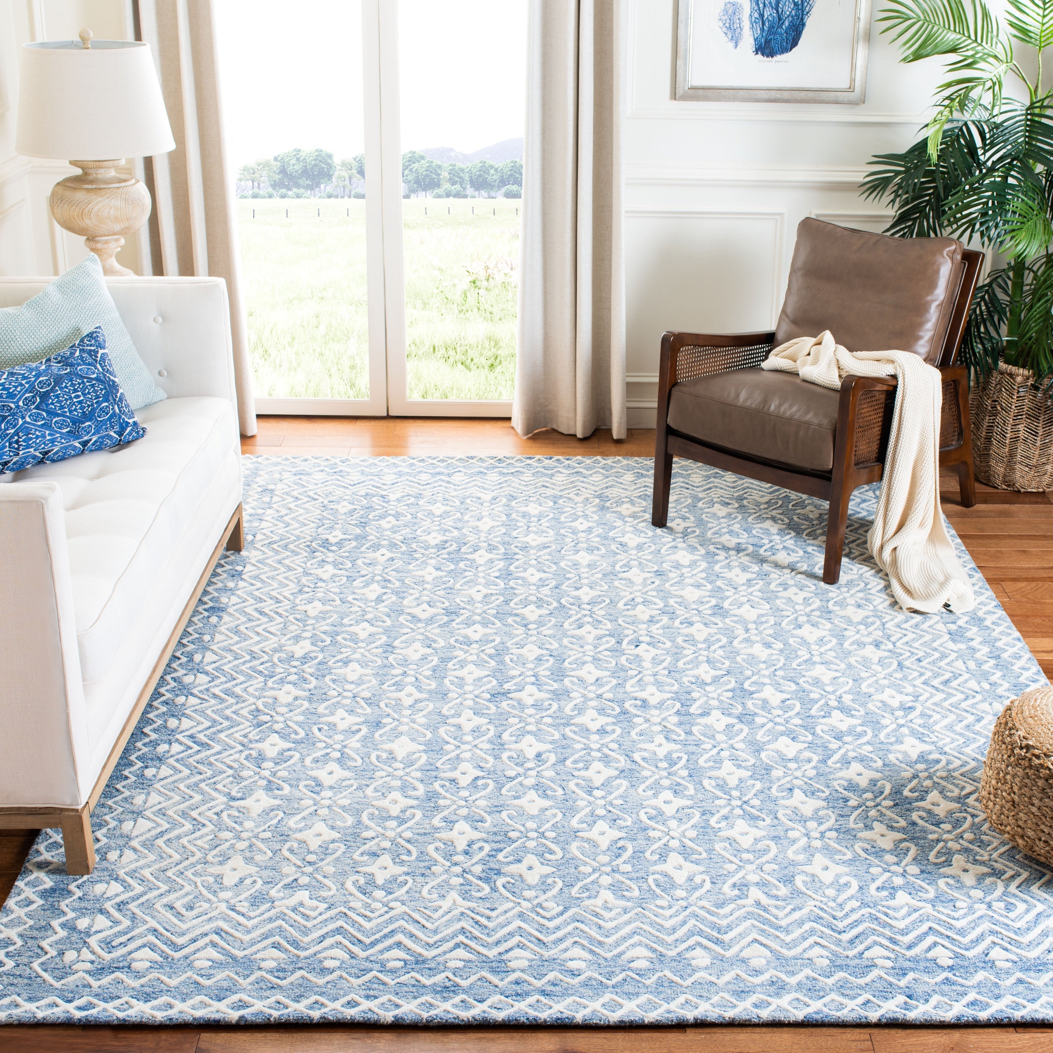 SAFAVIEH Handmade Blossom Barbara Modern Floral Wool Rug