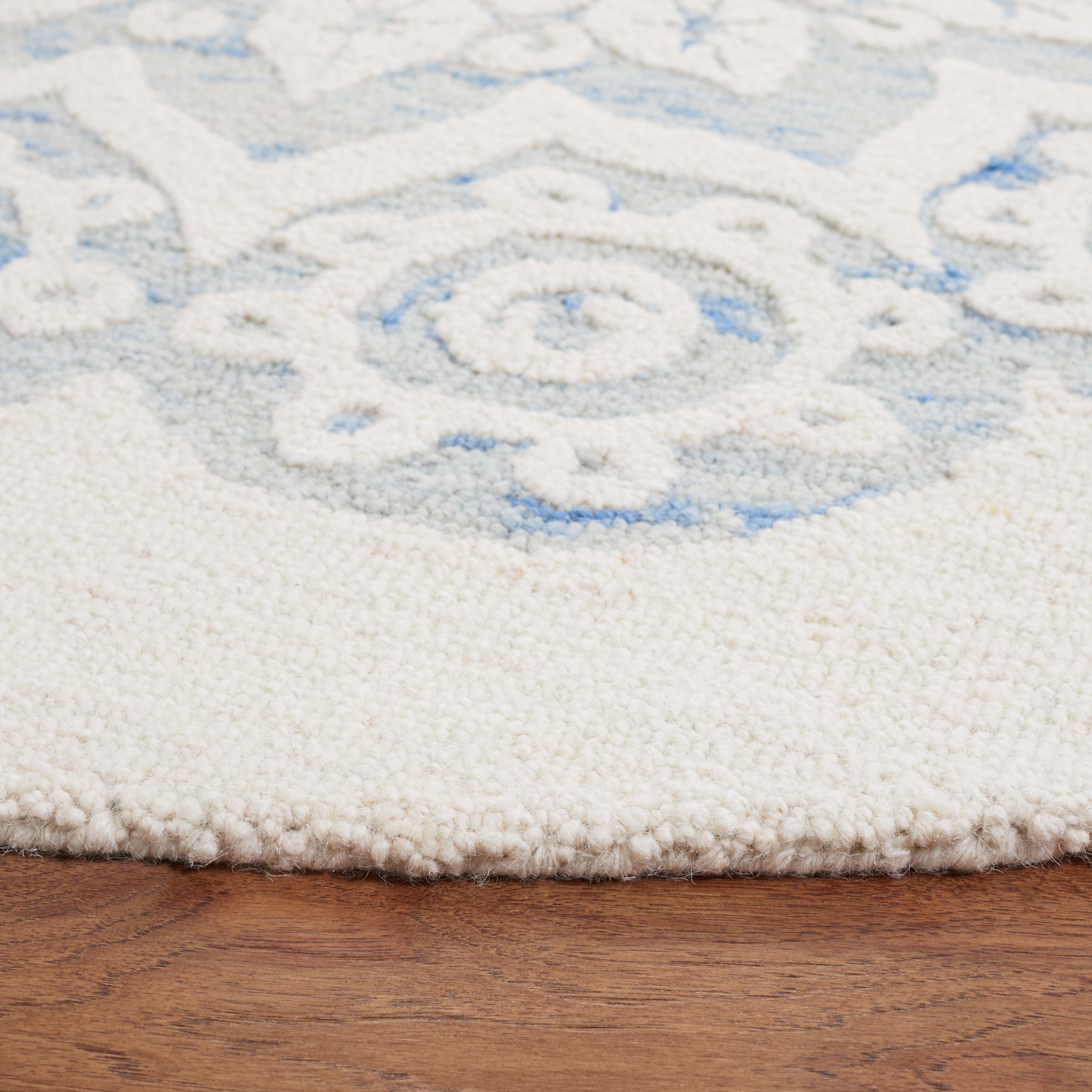 SAFAVIEH Handmade Blossom Oriella Modern Floral Wool Rug