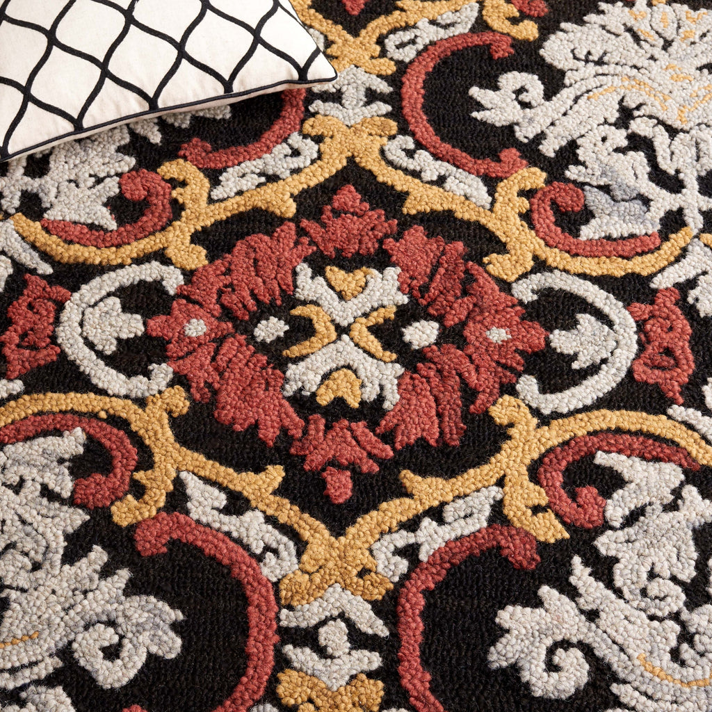 SAFAVIEH Handmade Blossom Porzia Floral Wool Rug