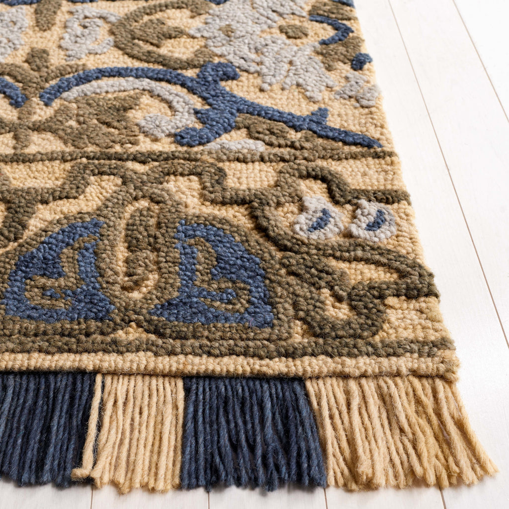 SAFAVIEH Handmade Blossom Porzia Floral Wool Rug