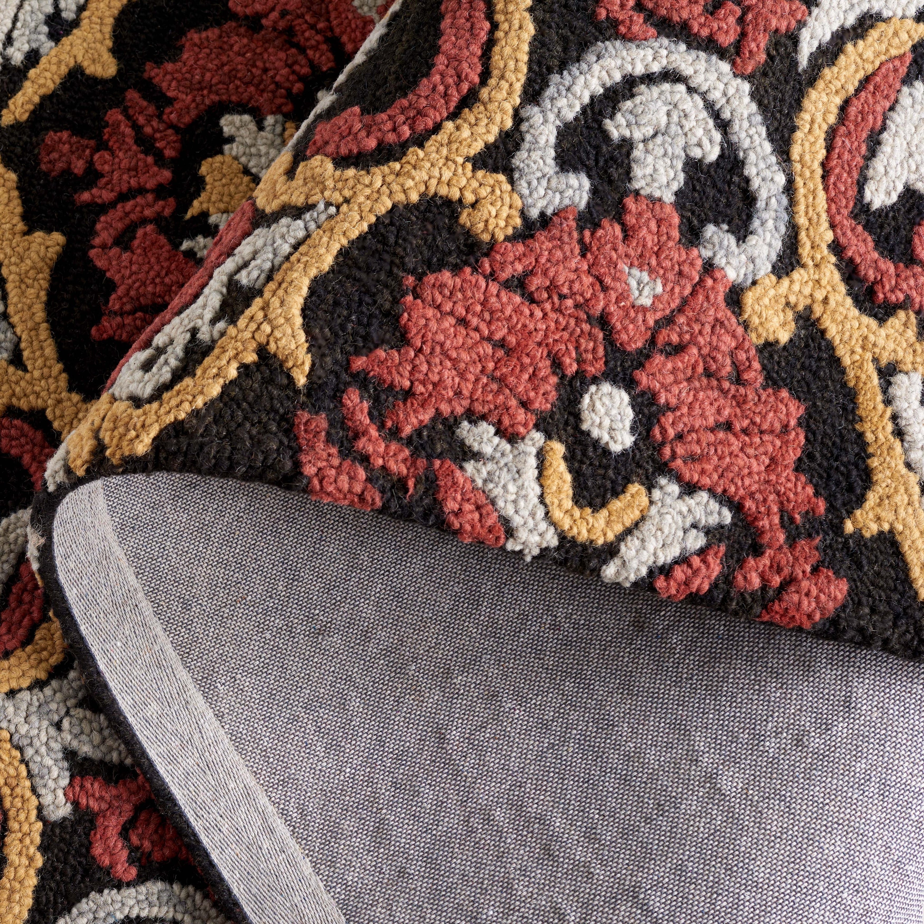 SAFAVIEH Handmade Blossom Porzia Floral Wool Rug