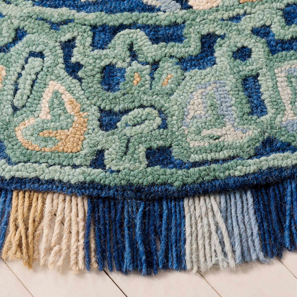 SAFAVIEH Handmade Blossom Porzia Floral Wool Rug