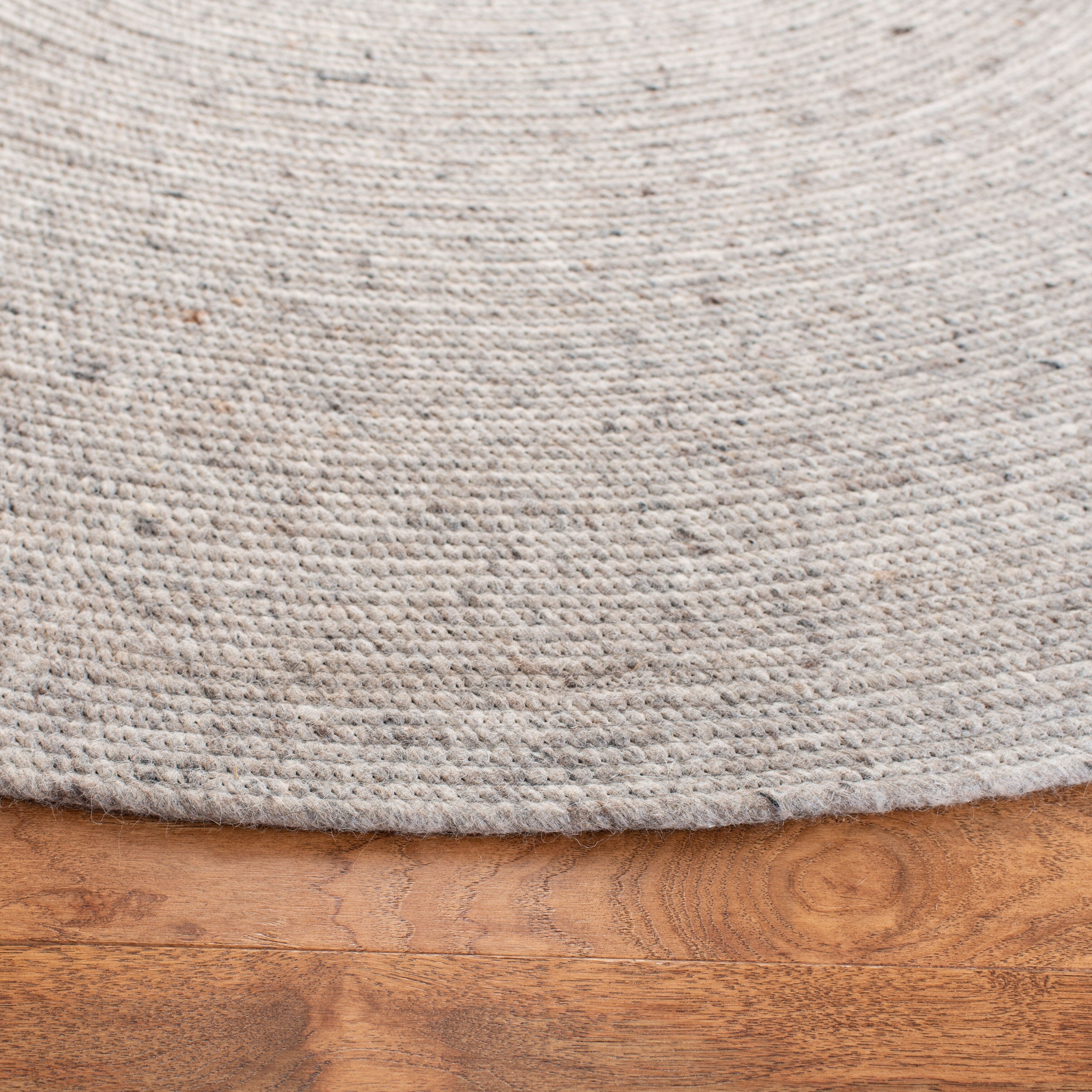 SAFAVIEH Handmade Braided Hande Country Wool Rug