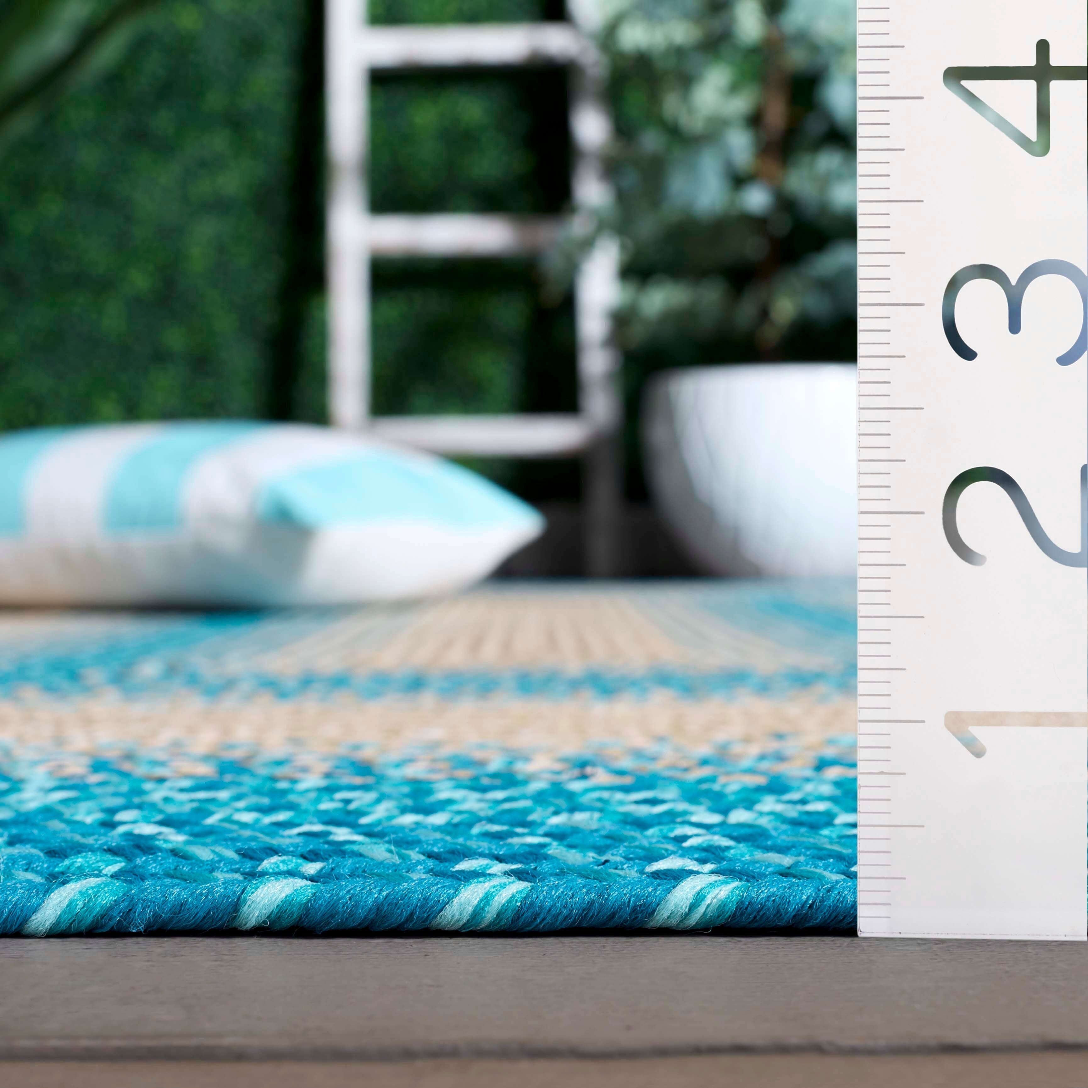 SAFAVIEH Handmade Braided Kita Country Rug