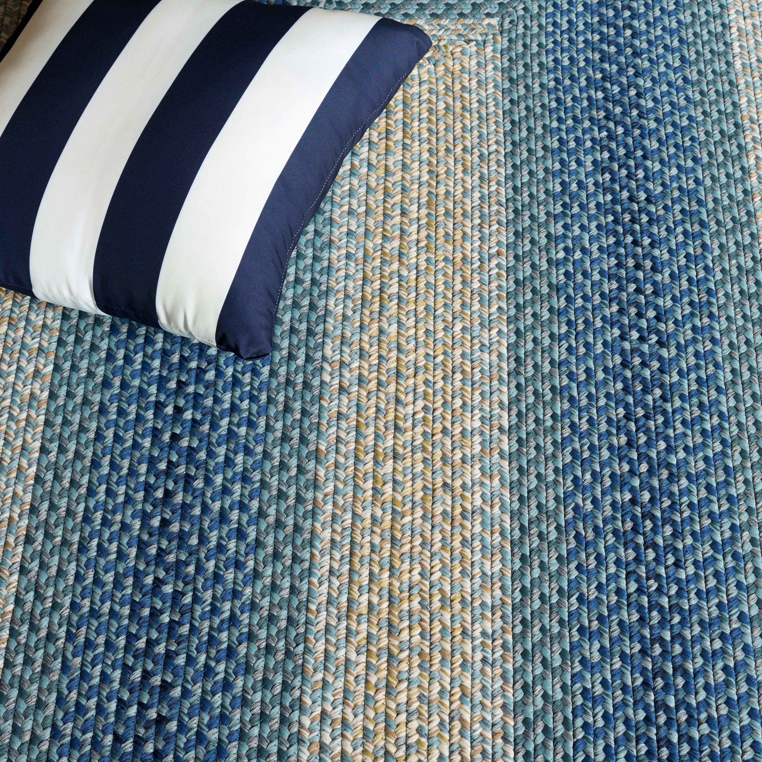 SAFAVIEH Handmade Braided Kita Country Rug