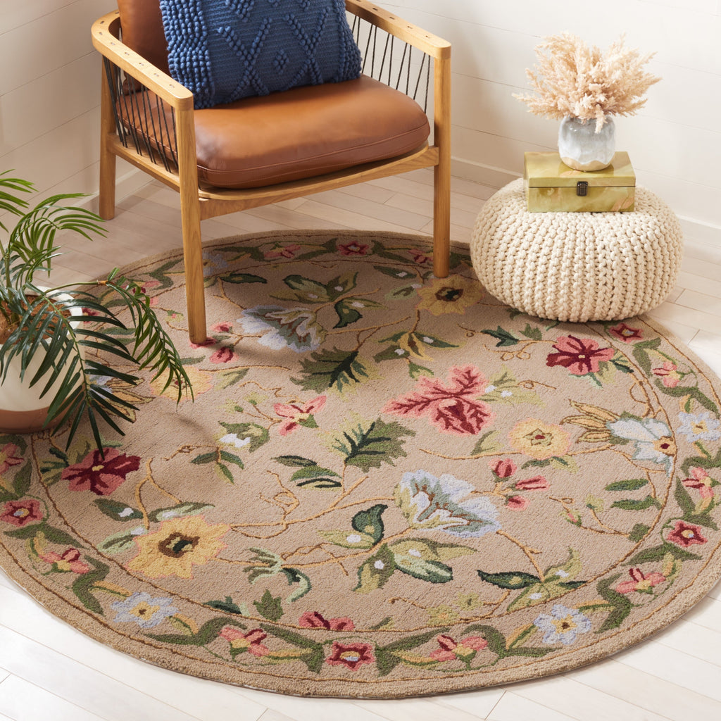 SAFAVIEH Handmade Chelsea Yauhenia French Country Floral Wool Rug