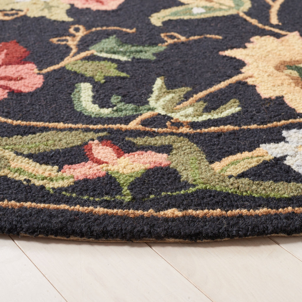 SAFAVIEH Handmade Chelsea Yauhenia French Country Floral Wool Rug