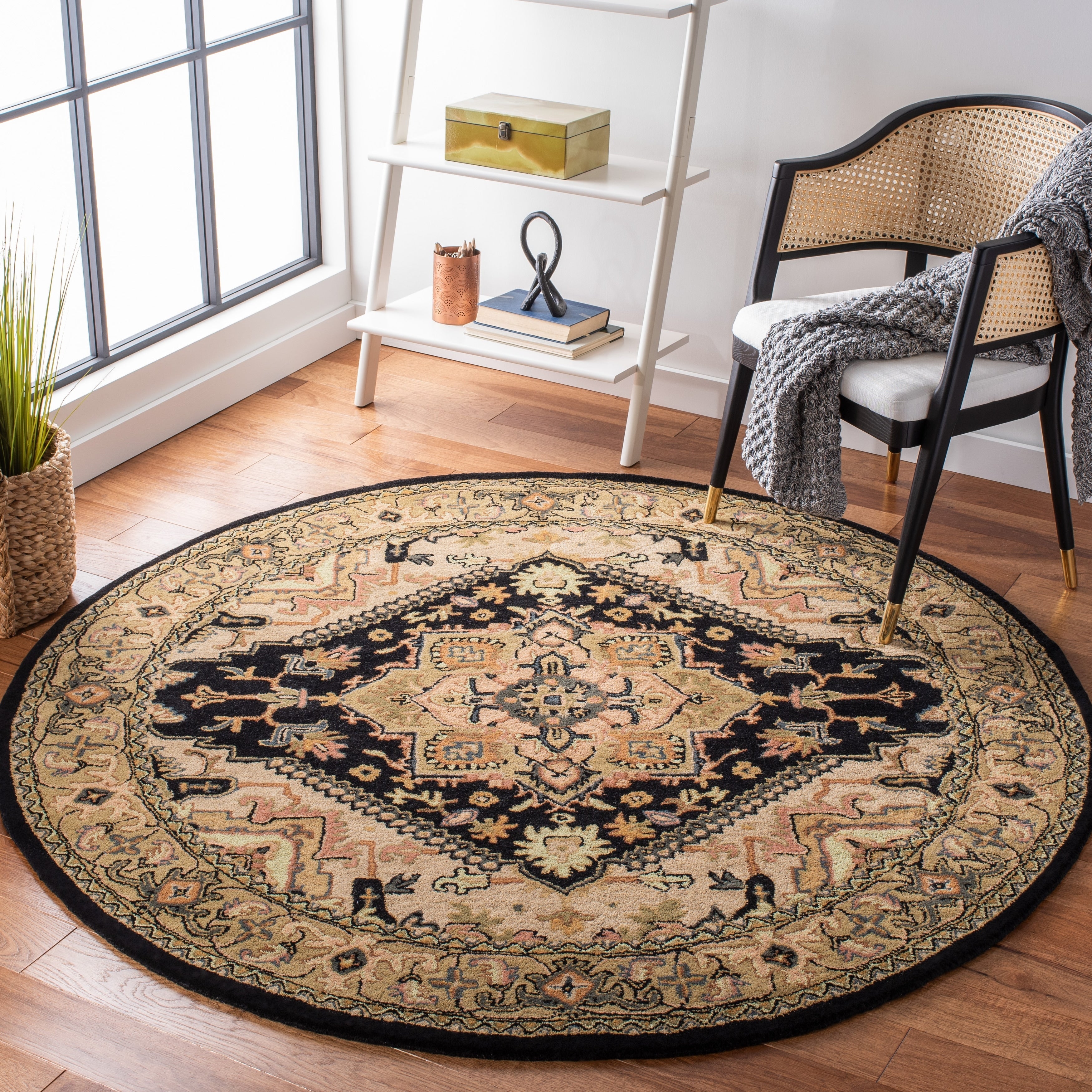 SAFAVIEH Handmade Heritage Carrol Traditional Oriental Wool Rug