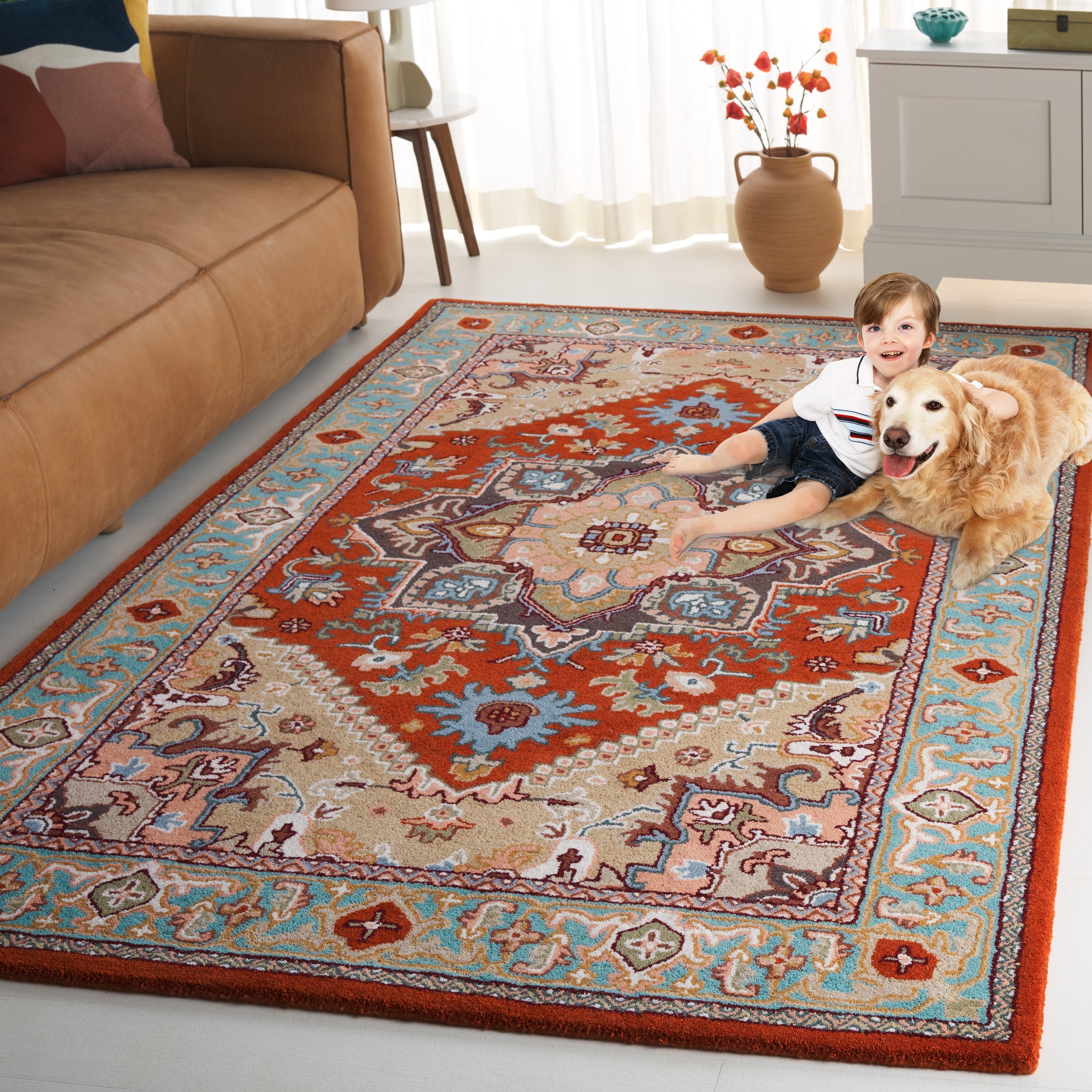 SAFAVIEH Handmade Heritage Carrol Traditional Oriental Wool Rug