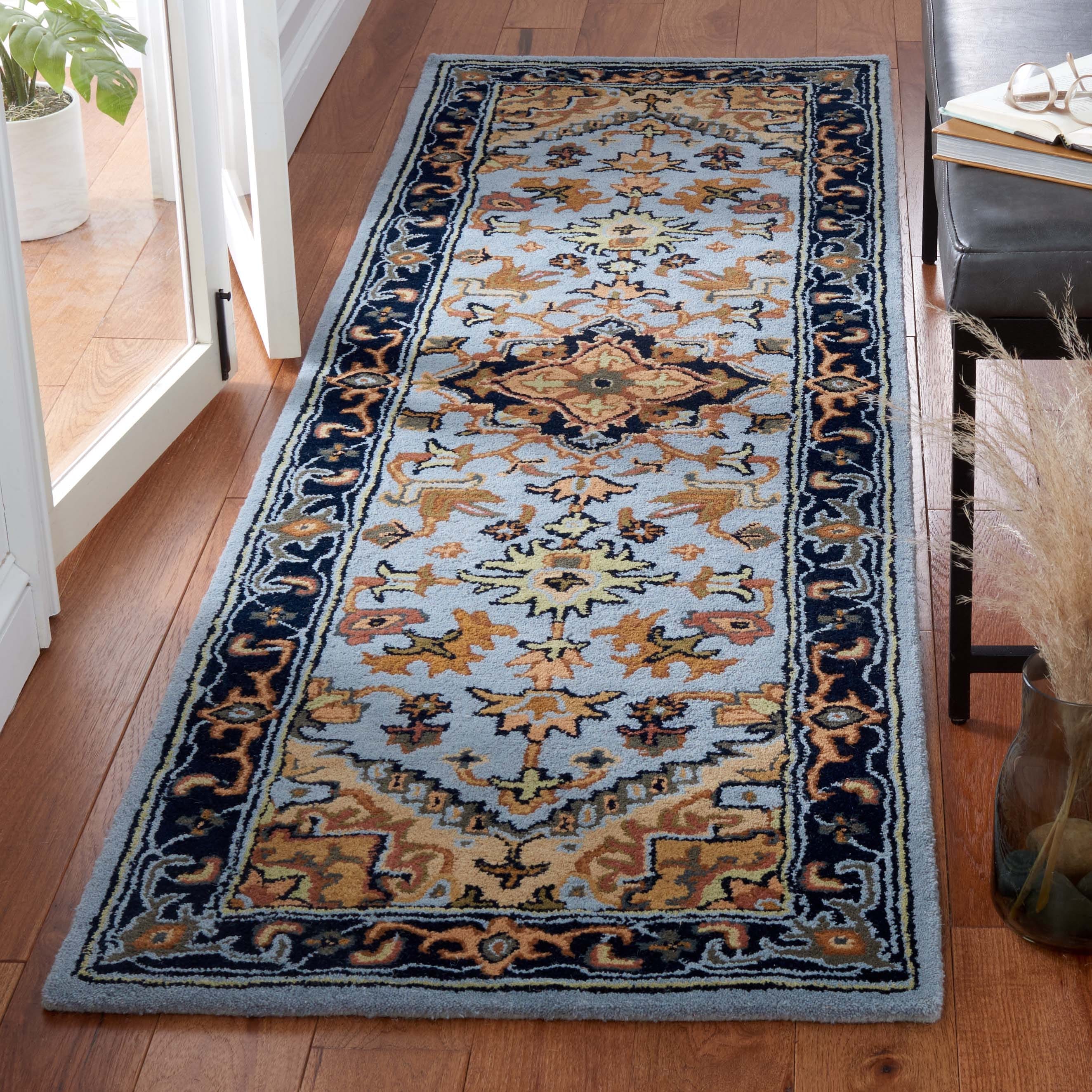 SAFAVIEH Handmade Heritage Carrol Traditional Oriental Wool Rug