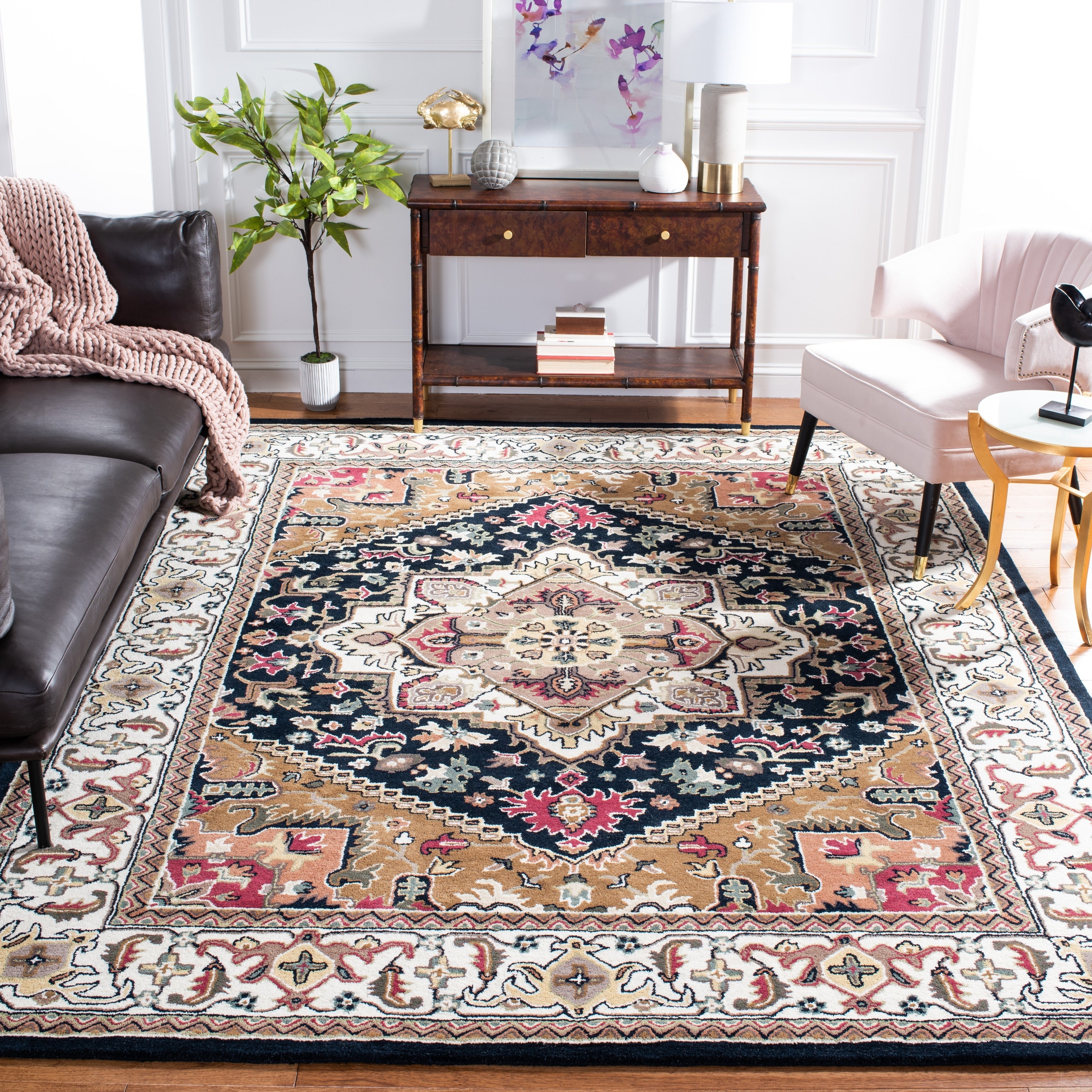SAFAVIEH Handmade Heritage Carrol Traditional Oriental Wool Rug