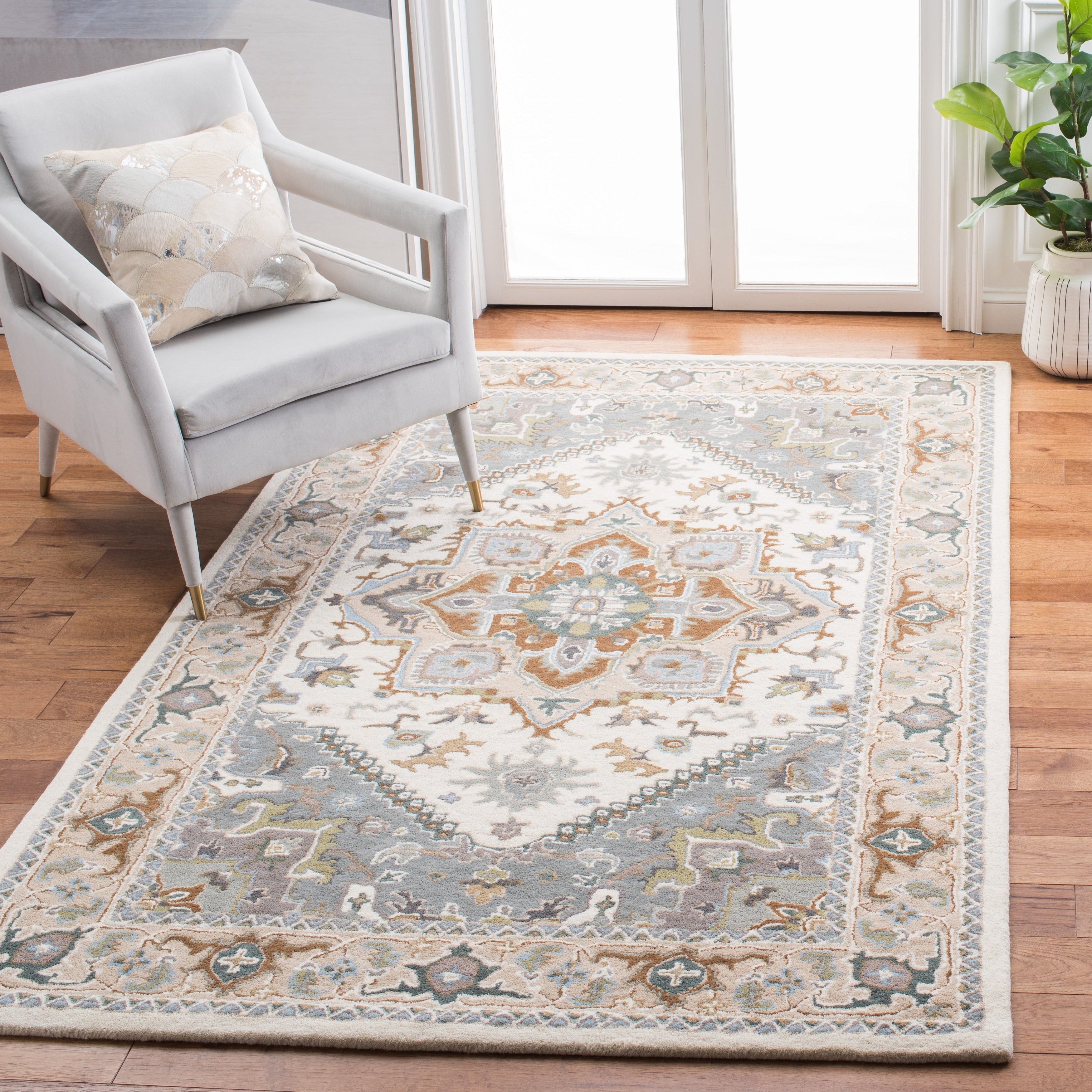SAFAVIEH Handmade Heritage Carrol Traditional Oriental Wool Rug