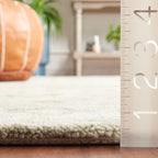 SAFAVIEH Handmade Heritage Damask Traditional Wool Rug