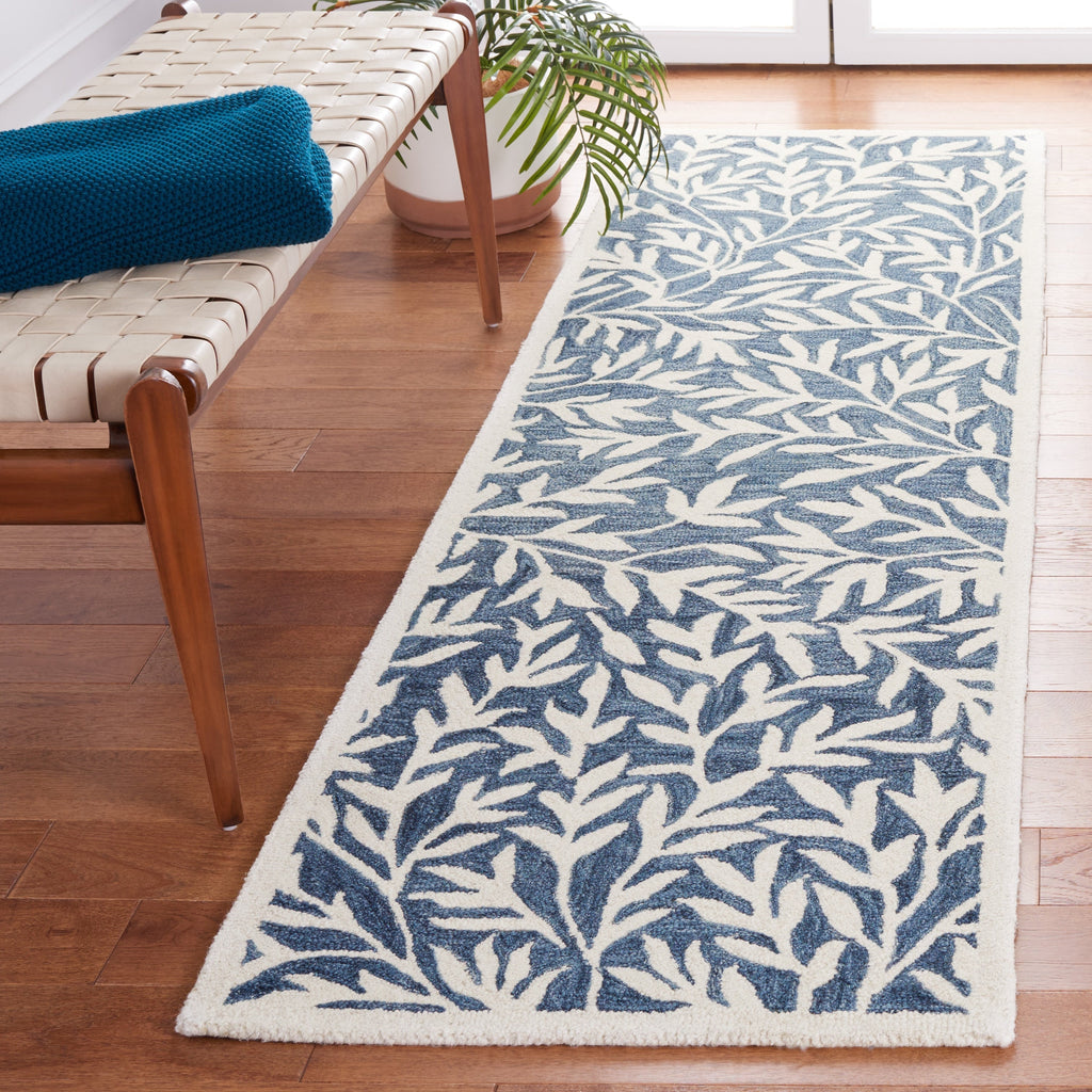SAFAVIEH Handmade Jardin Mariegret Wool Rug