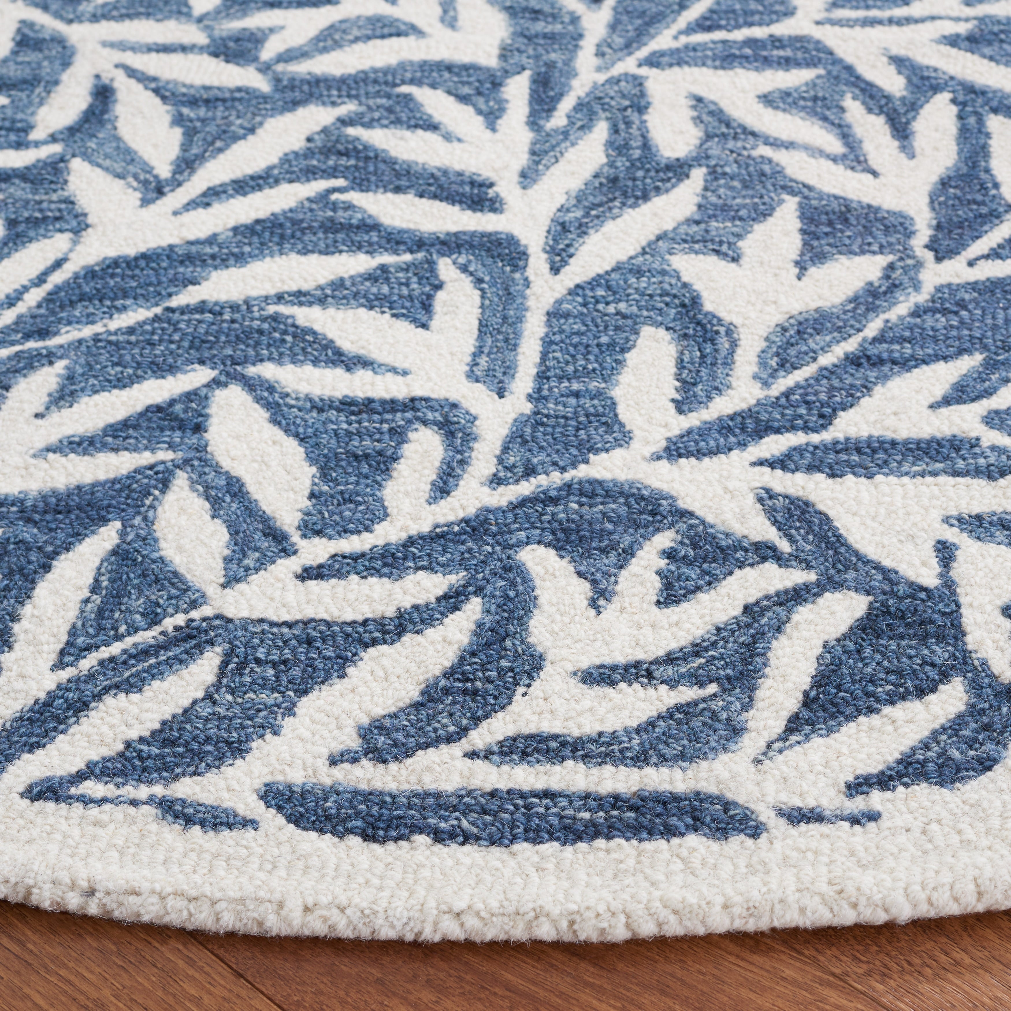 SAFAVIEH Handmade Jardin Mariegret Wool Rug