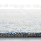 SAFAVIEH Handmade Micro-Loop Gulseven Medallion Wool Rug