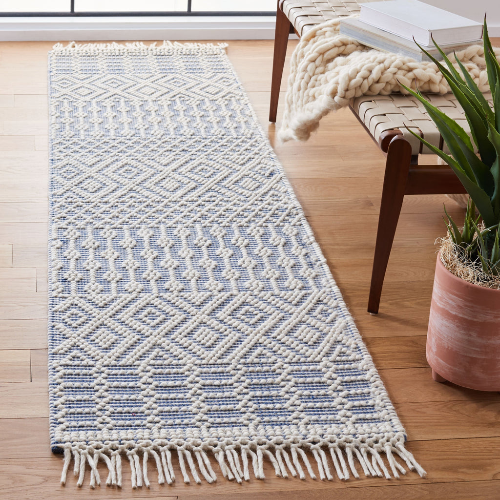 SAFAVIEH Handmade Natura Estel Wool Fringe Rug