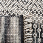 SAFAVIEH Handmade Natura Estel Wool Fringe Rug