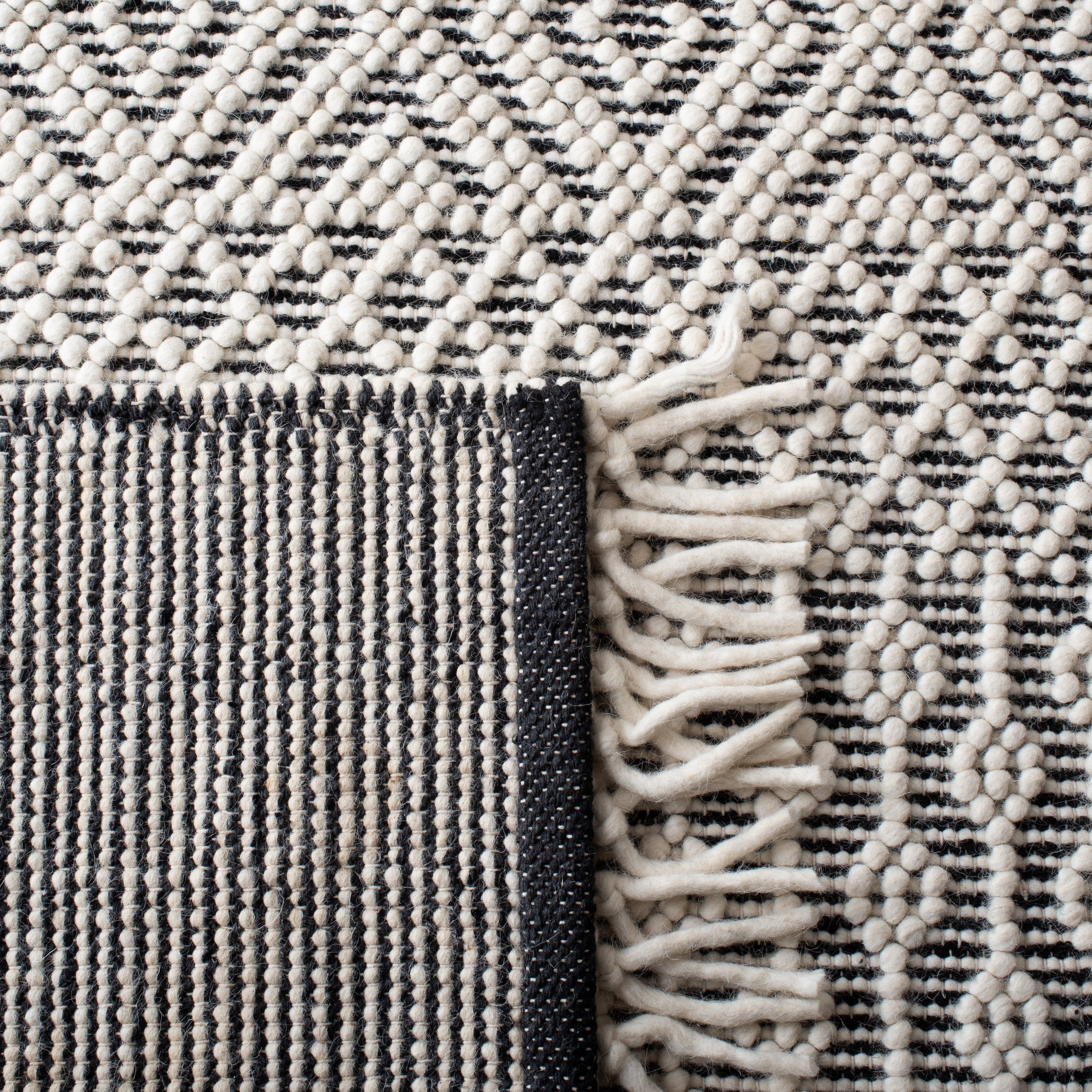 SAFAVIEH Handmade Natura Estel Wool Fringe Rug
