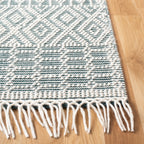 SAFAVIEH Handmade Natura Estel Wool Fringe Rug