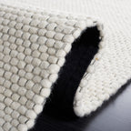 SAFAVIEH Handmade Natura Gerrita Wool Area Rug