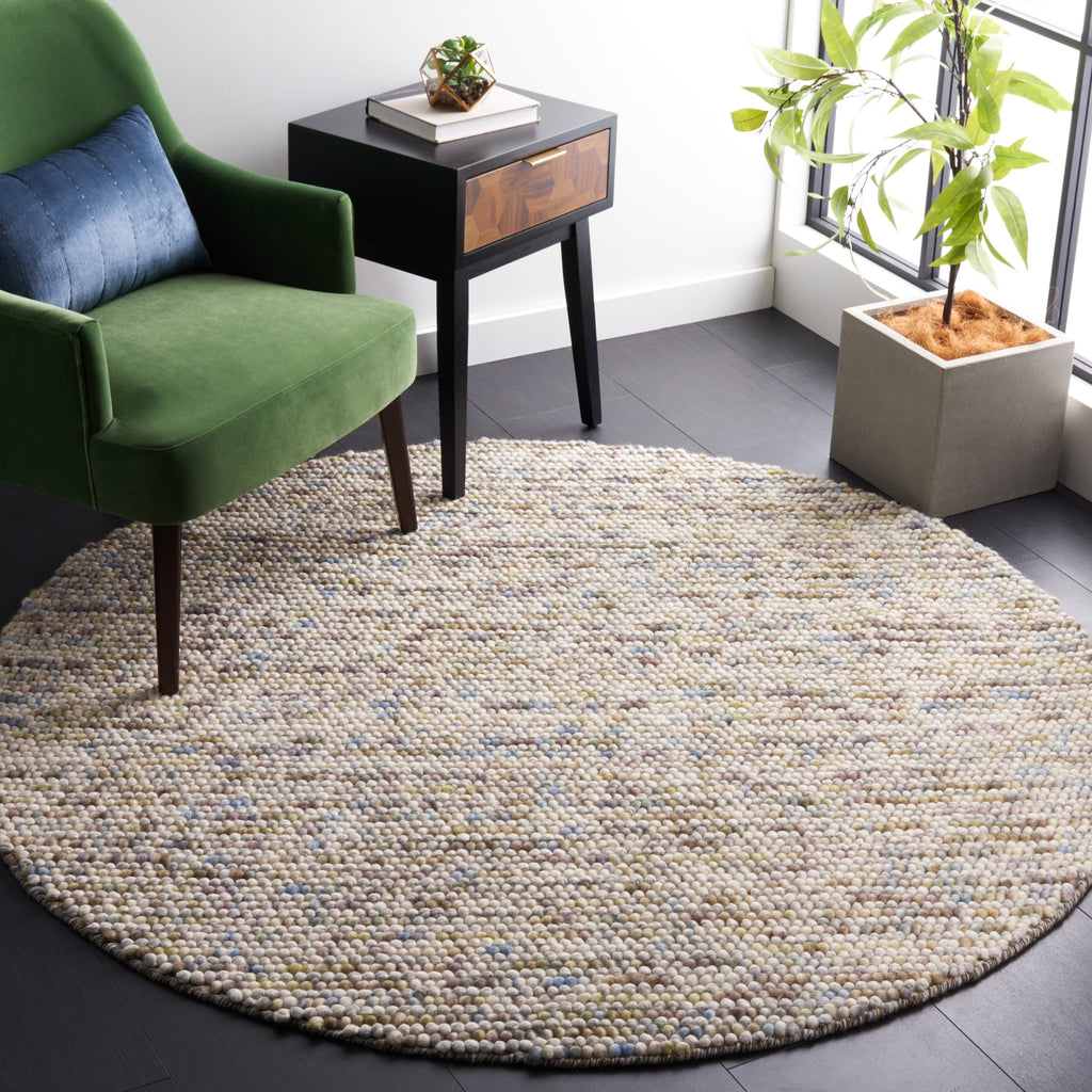 SAFAVIEH Handmade Natura Gonnie Wool Rug