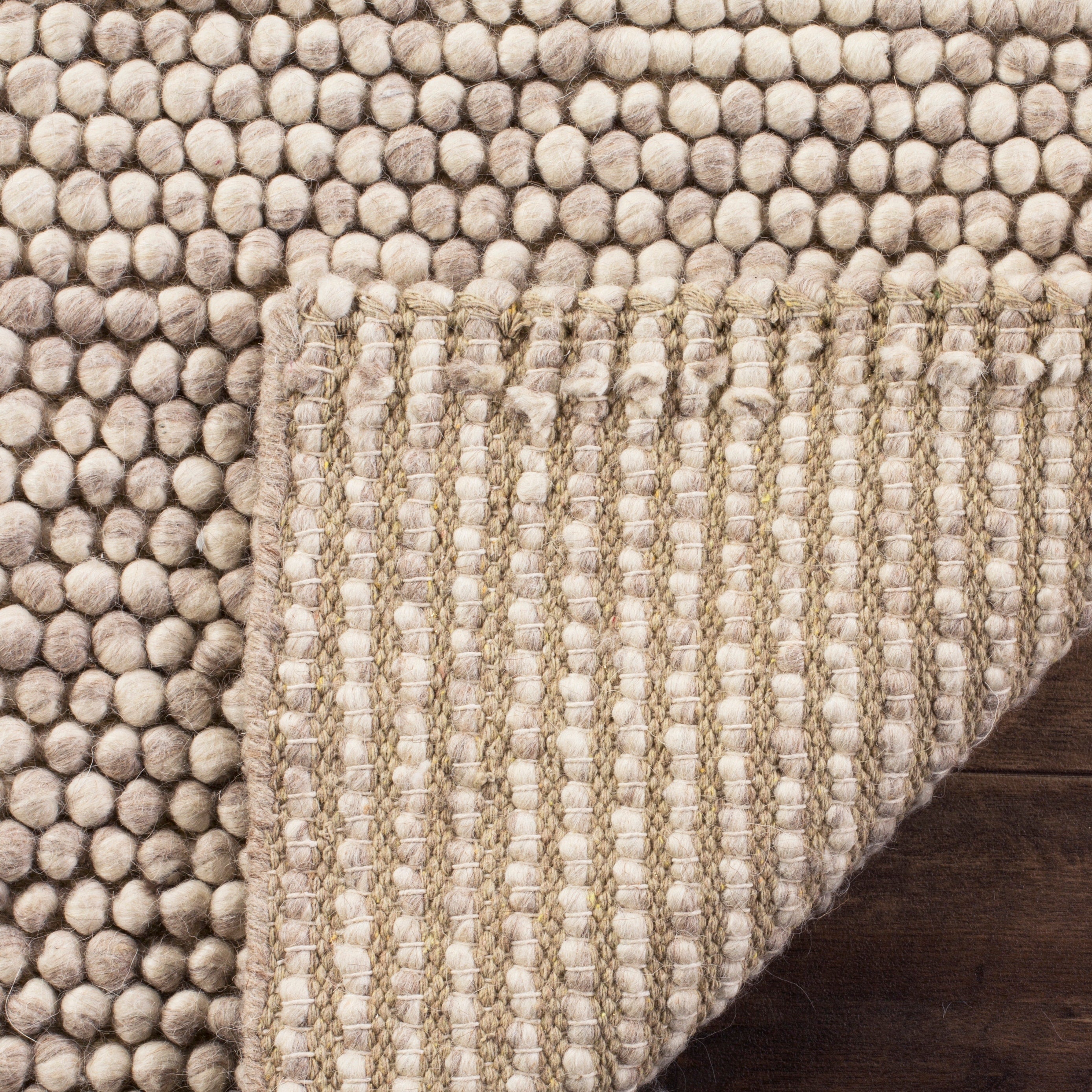 SAFAVIEH Handmade Natura Gonnie Wool Rug