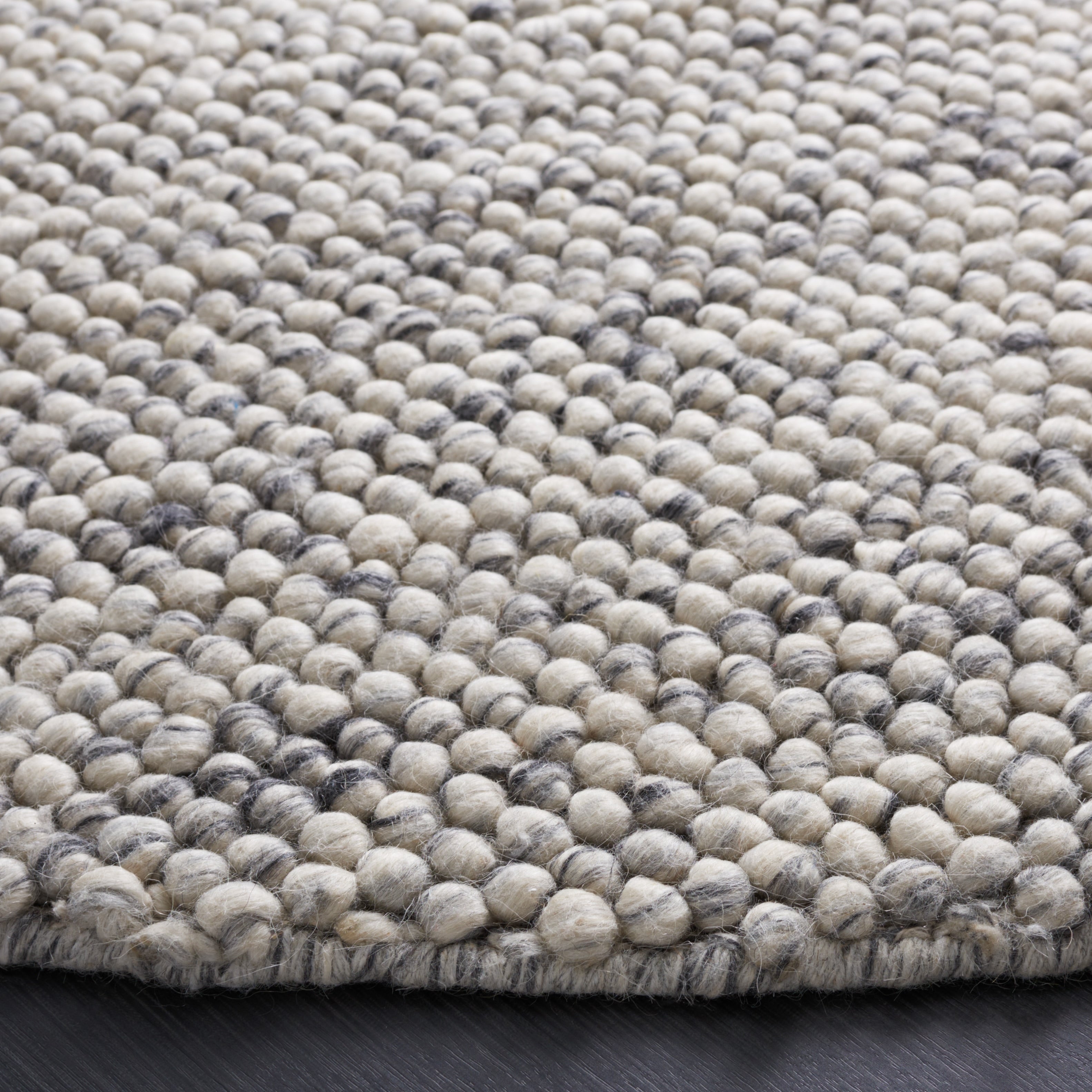 SAFAVIEH Handmade Natura Gonnie Wool Rug