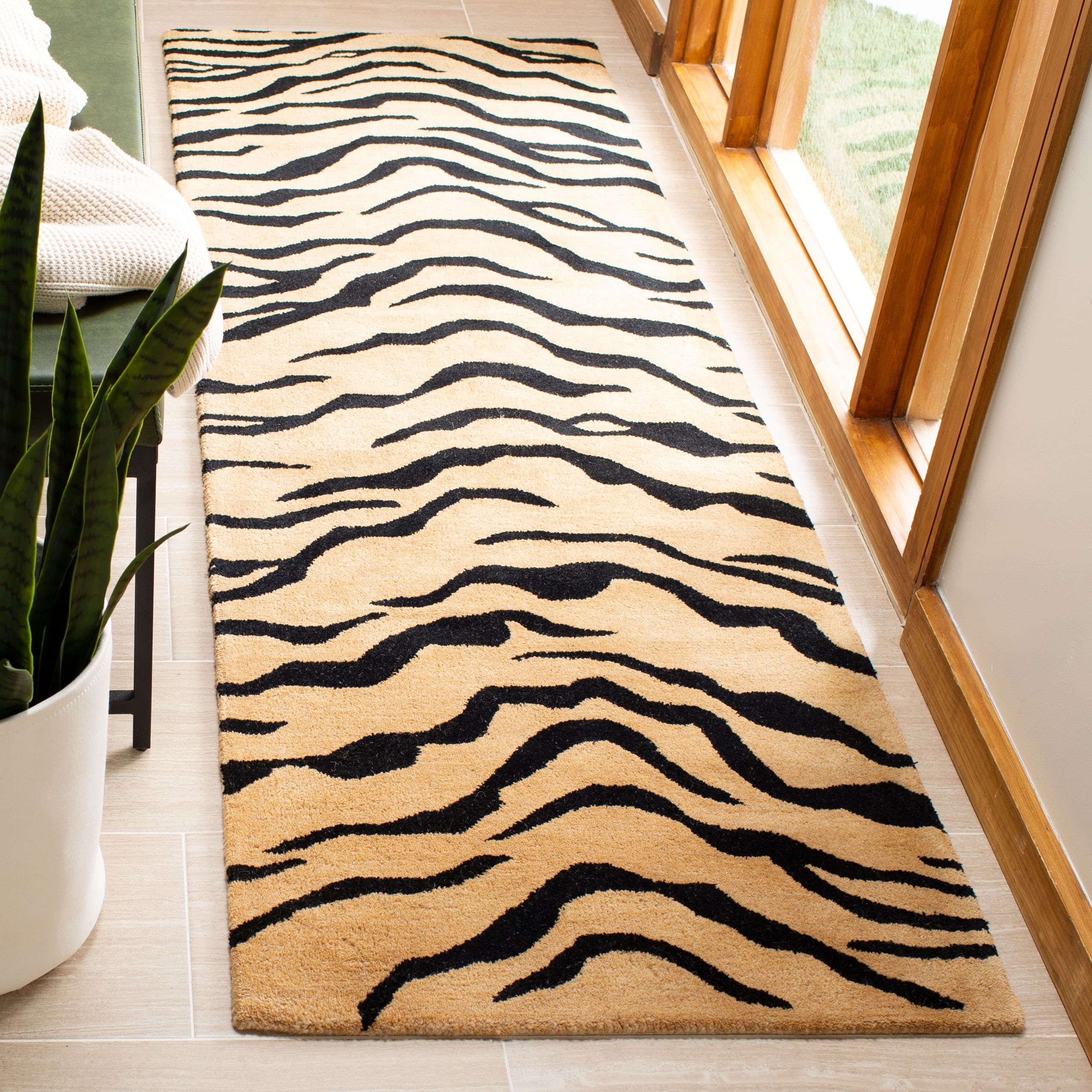 SAFAVIEH Handmade Soho Latoyia Tiger N.Z. Wool Rug