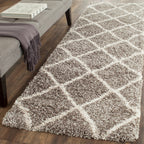 SAFAVIEH Hudson Shag Raili Diamond Trellis 2-inch Thick Rug
