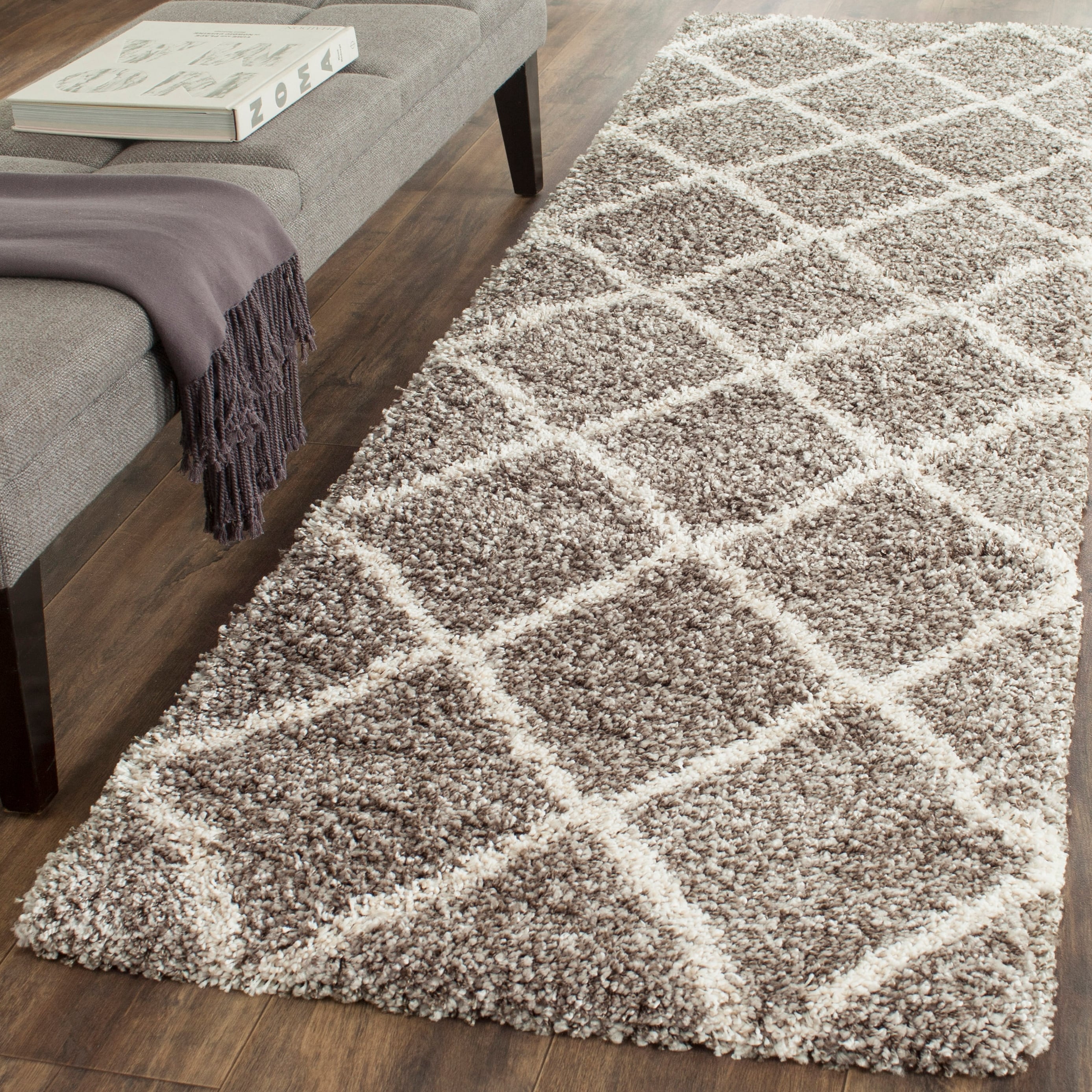 SAFAVIEH Hudson Shag Raili Diamond Trellis 2-inch Thick Rug