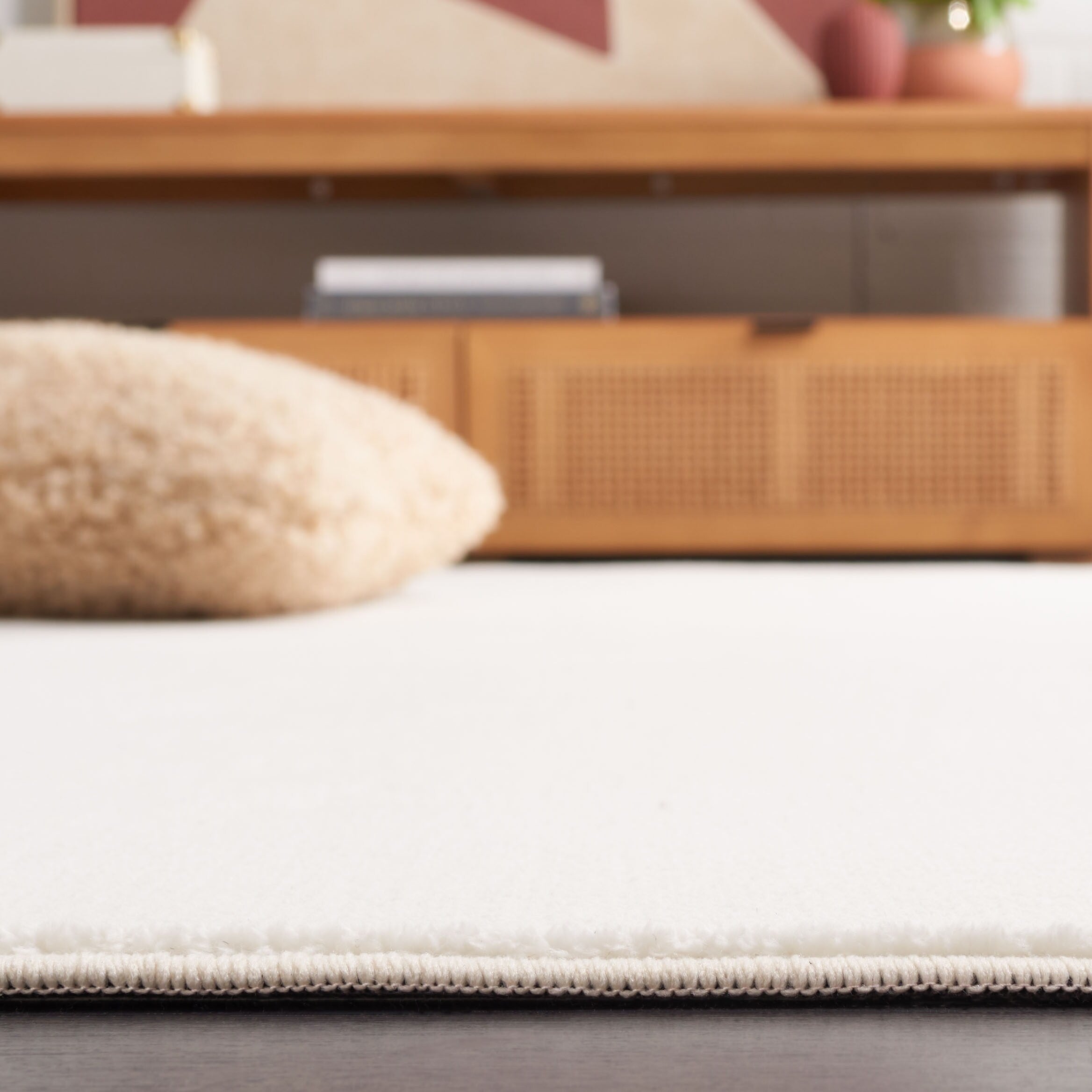 SAFAVIEH Loft Saundra Contemporary Machine Washable Rug