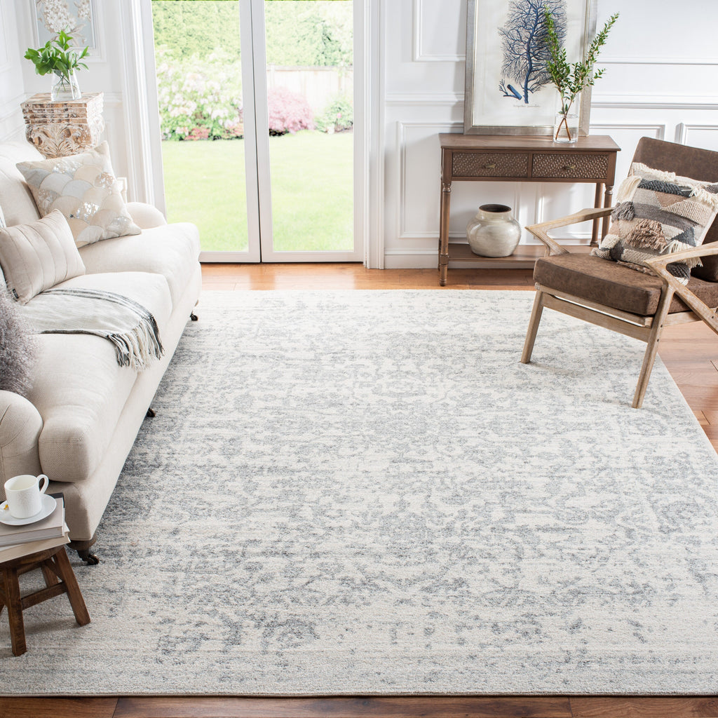 SAFAVIEH Madison Delois Medallion Rustic Farmhouse Distressed Rug