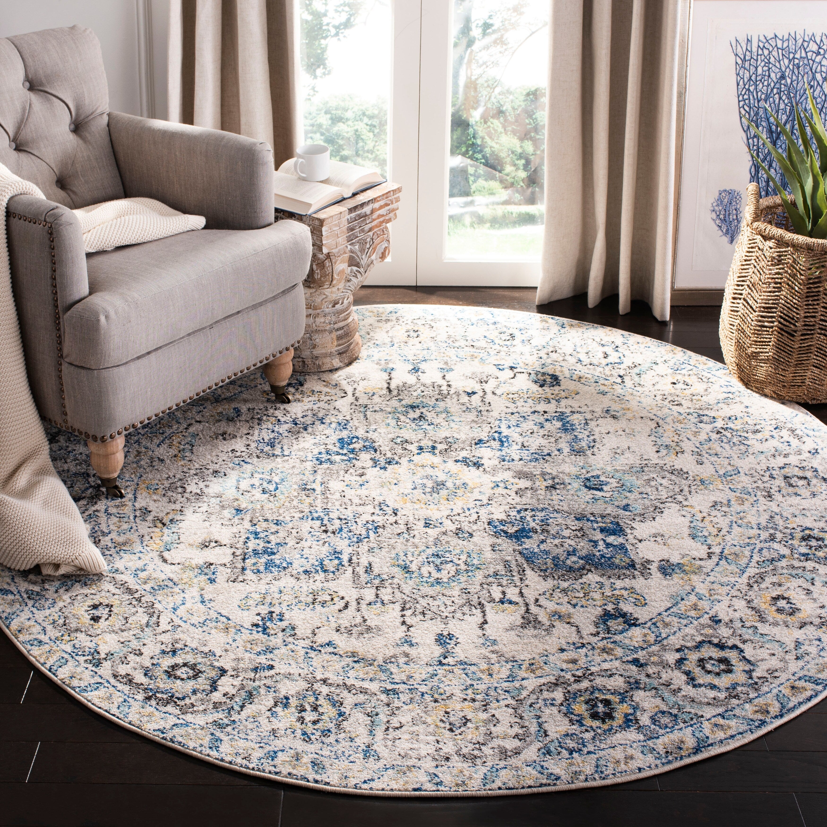 SAFAVIEH Madison Delois Medallion Rustic Farmhouse Distressed Rug
