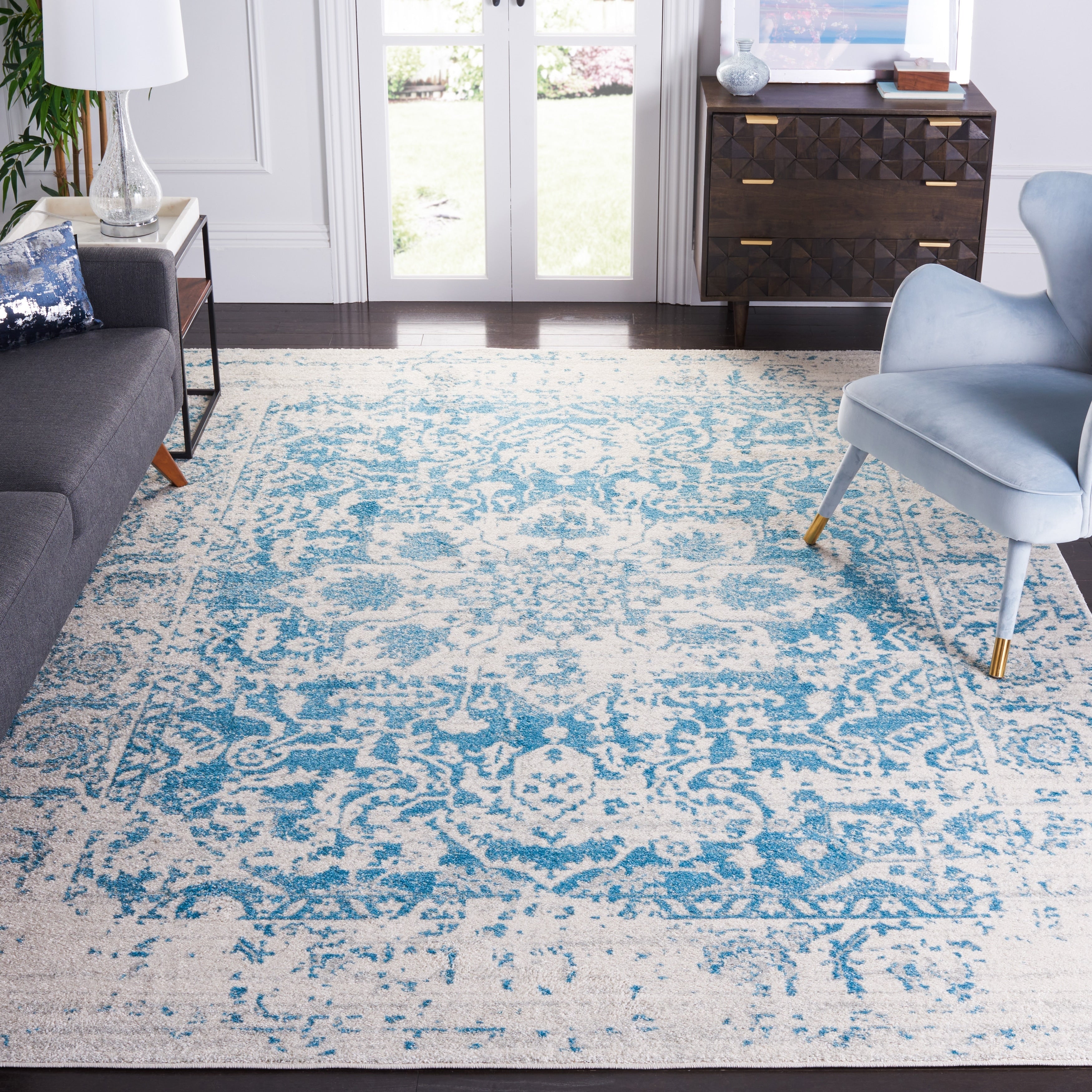 SAFAVIEH Madison Delois Medallion Rustic Farmhouse Distressed Rug