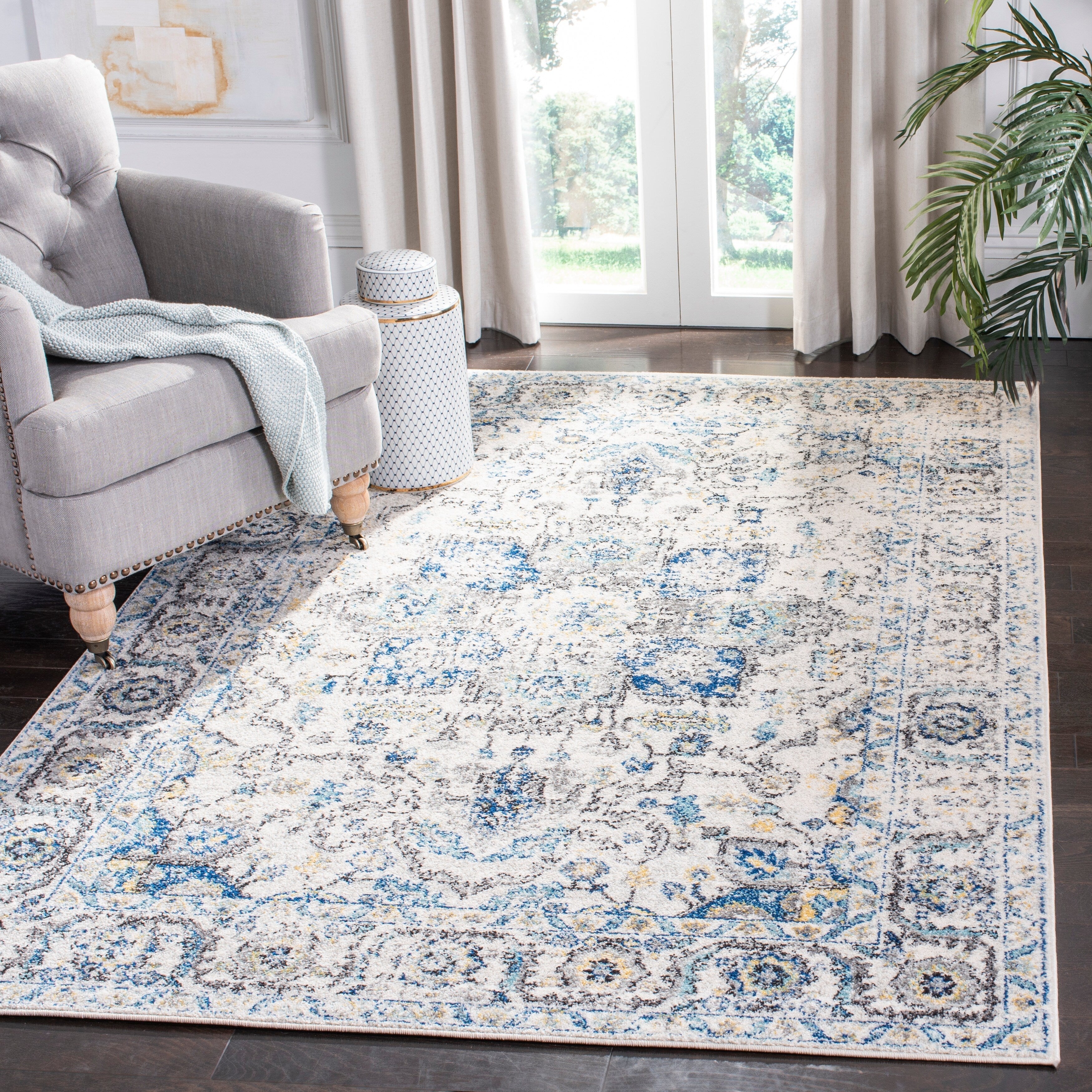 SAFAVIEH Madison Delois Medallion Rustic Farmhouse Distressed Rug