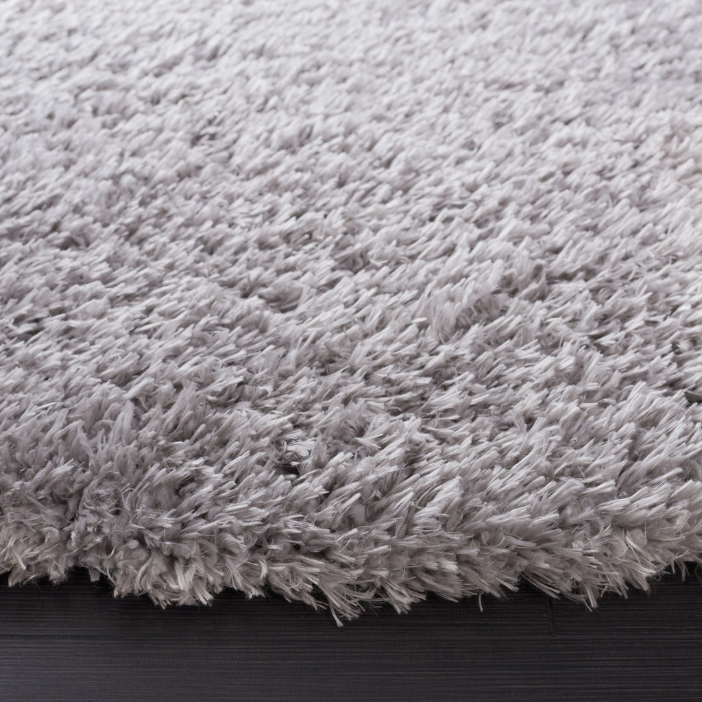 SAFAVIEH Madrid Shag Soledad Solid 2-inch Thick Rug