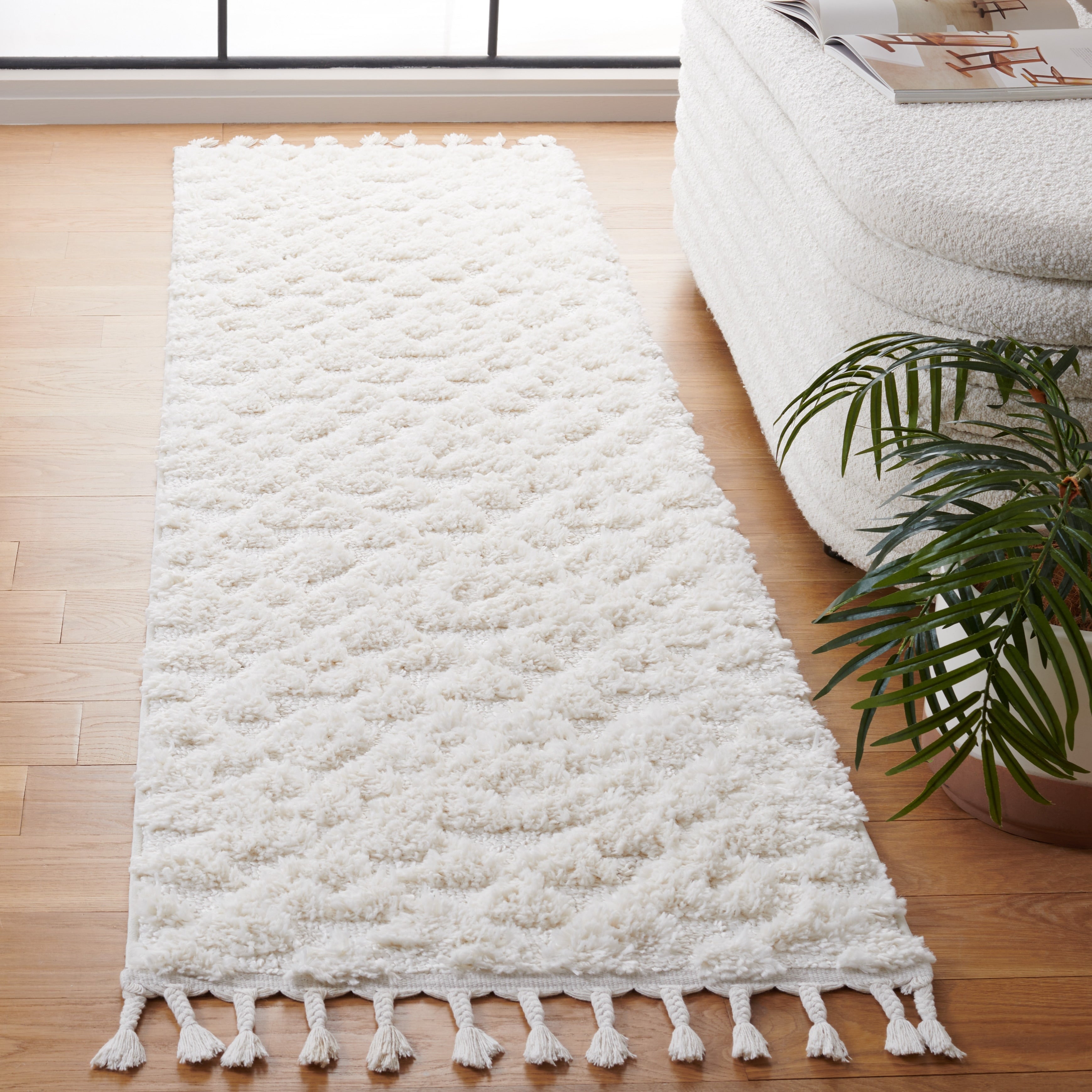 SAFAVIEH Moroccan Tassel Shag Delores 2-inch Thick Rug