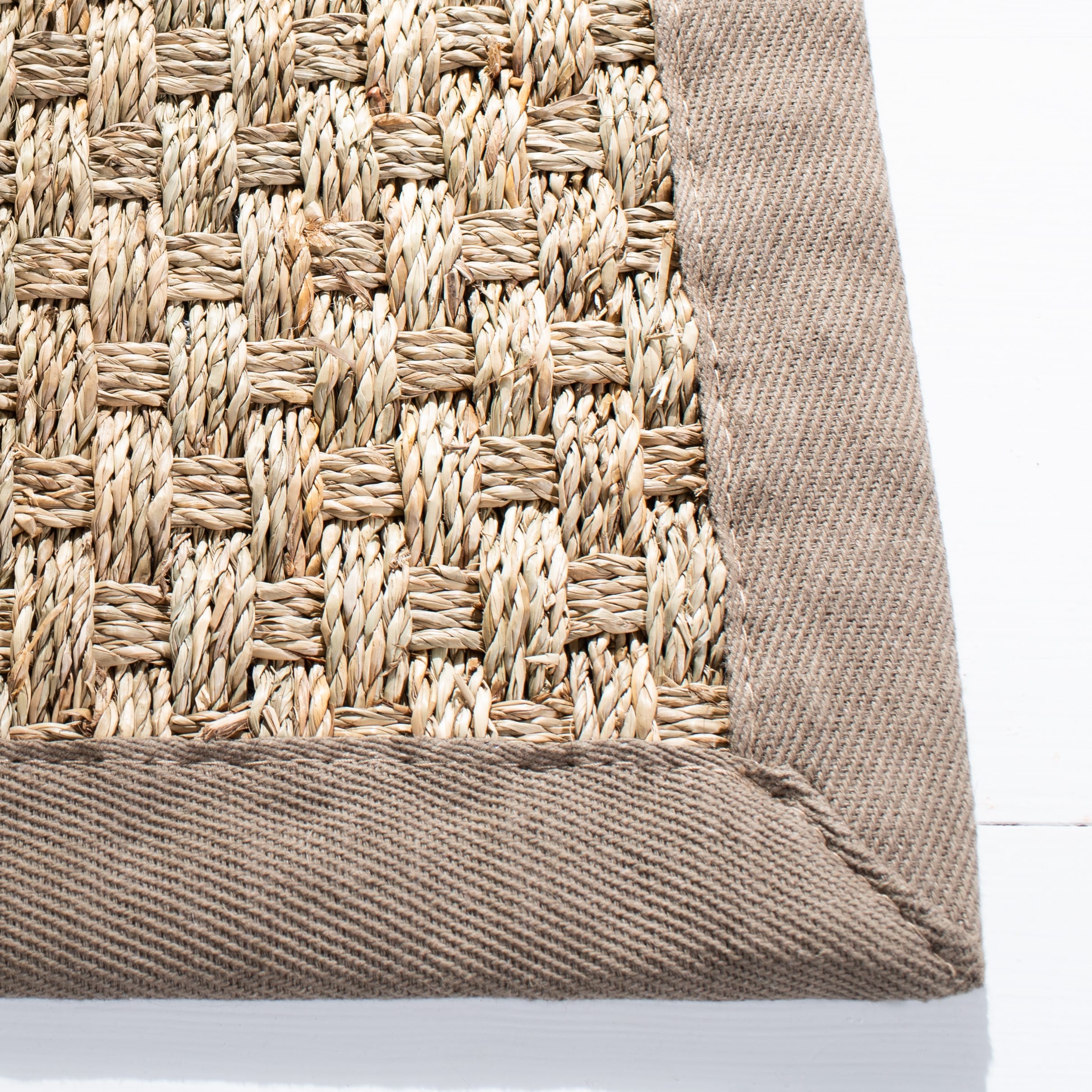 SAFAVIEH Natural Fiber Zymryd Basketweave Seagrass Rug